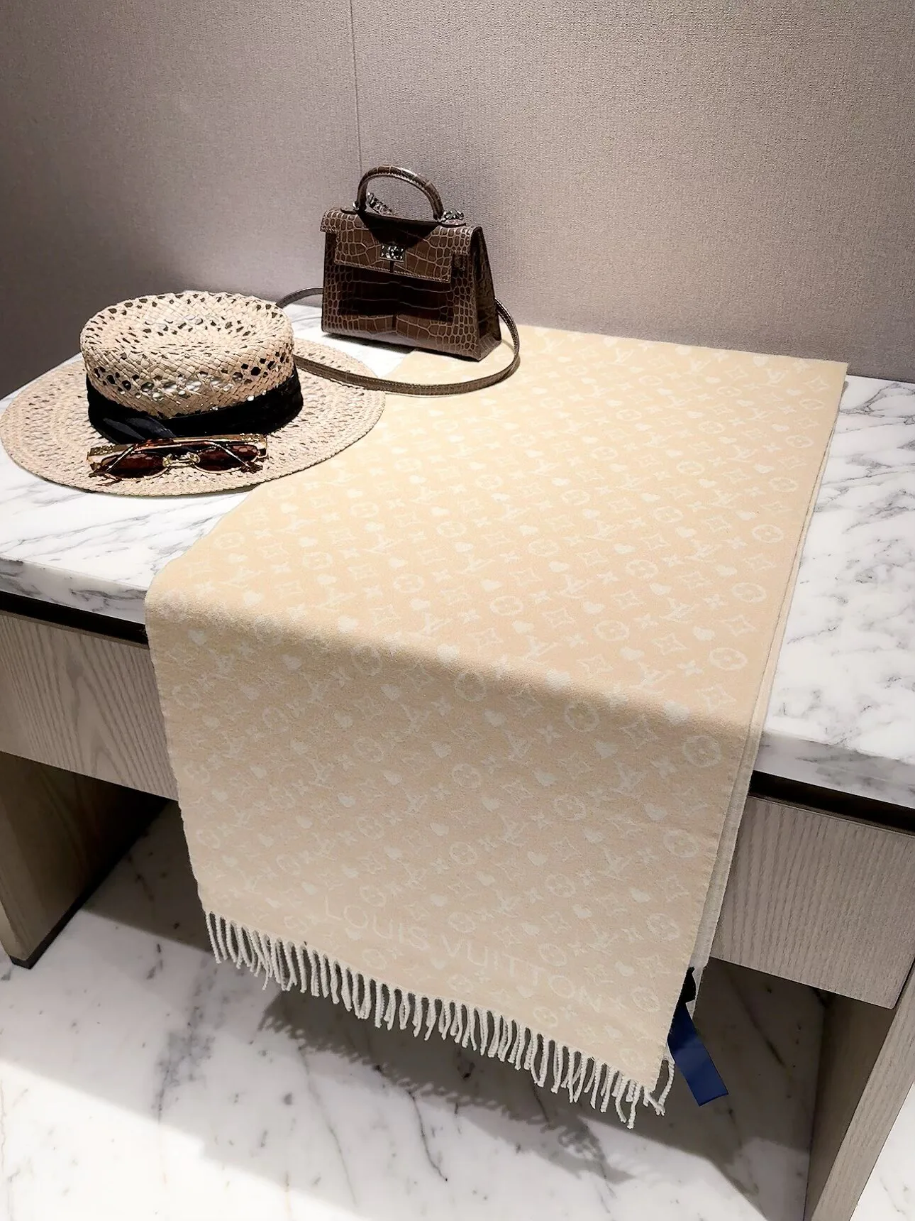 Шарфы Louis Vuitton 18450153
