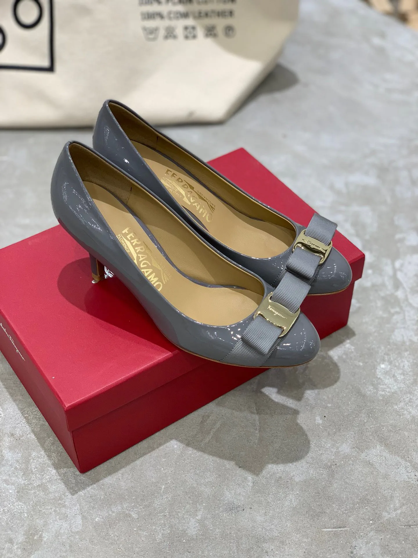 Туфли Женские Salvatore Ferragamo 18340720