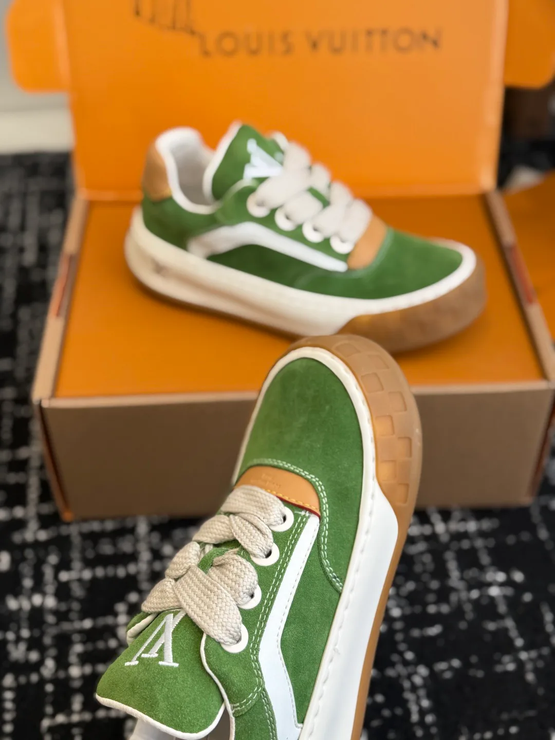 Кроссовки Женские Louis Vuitton 669411