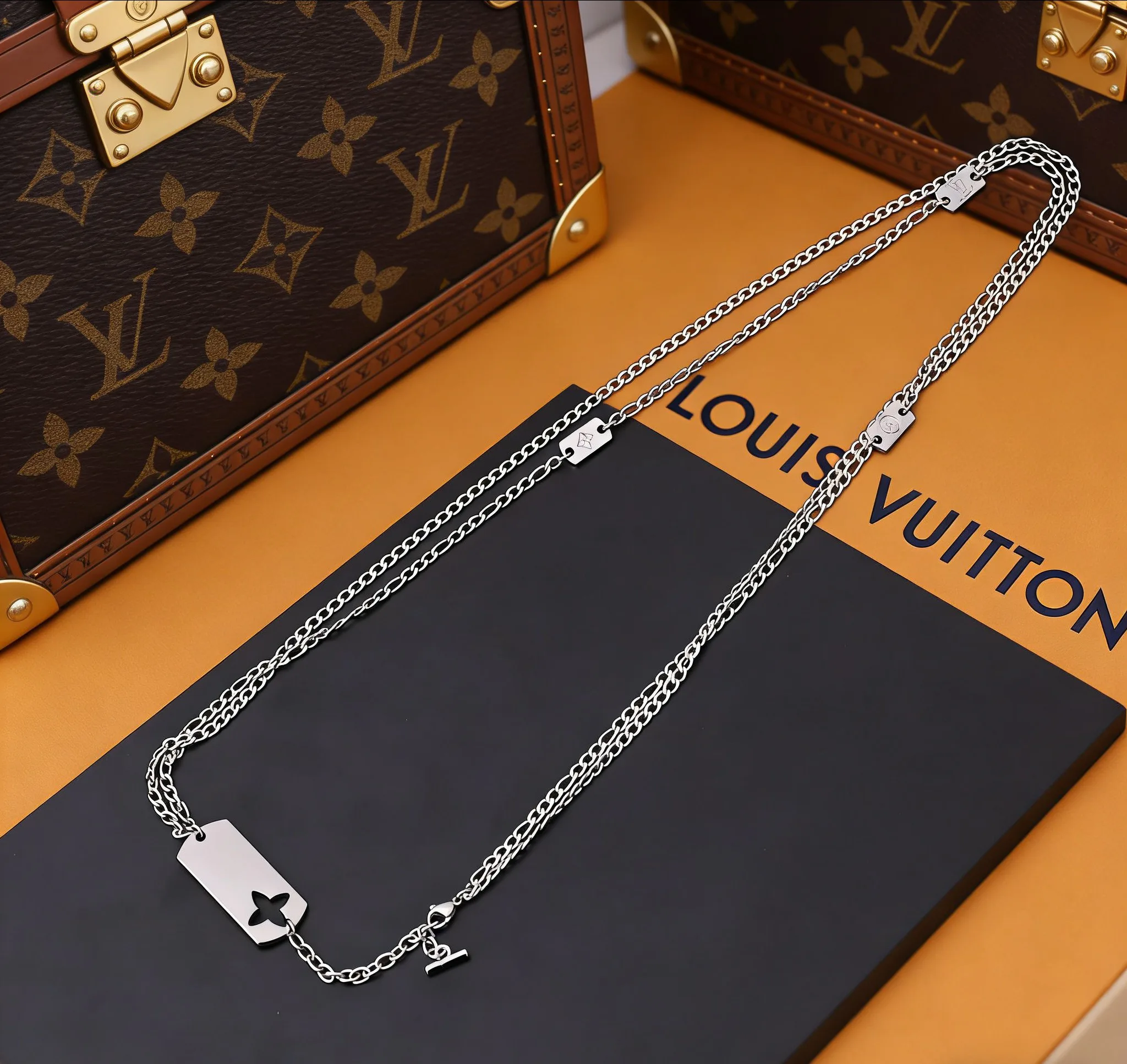 Бижутерия Louis Vuitton 12714090