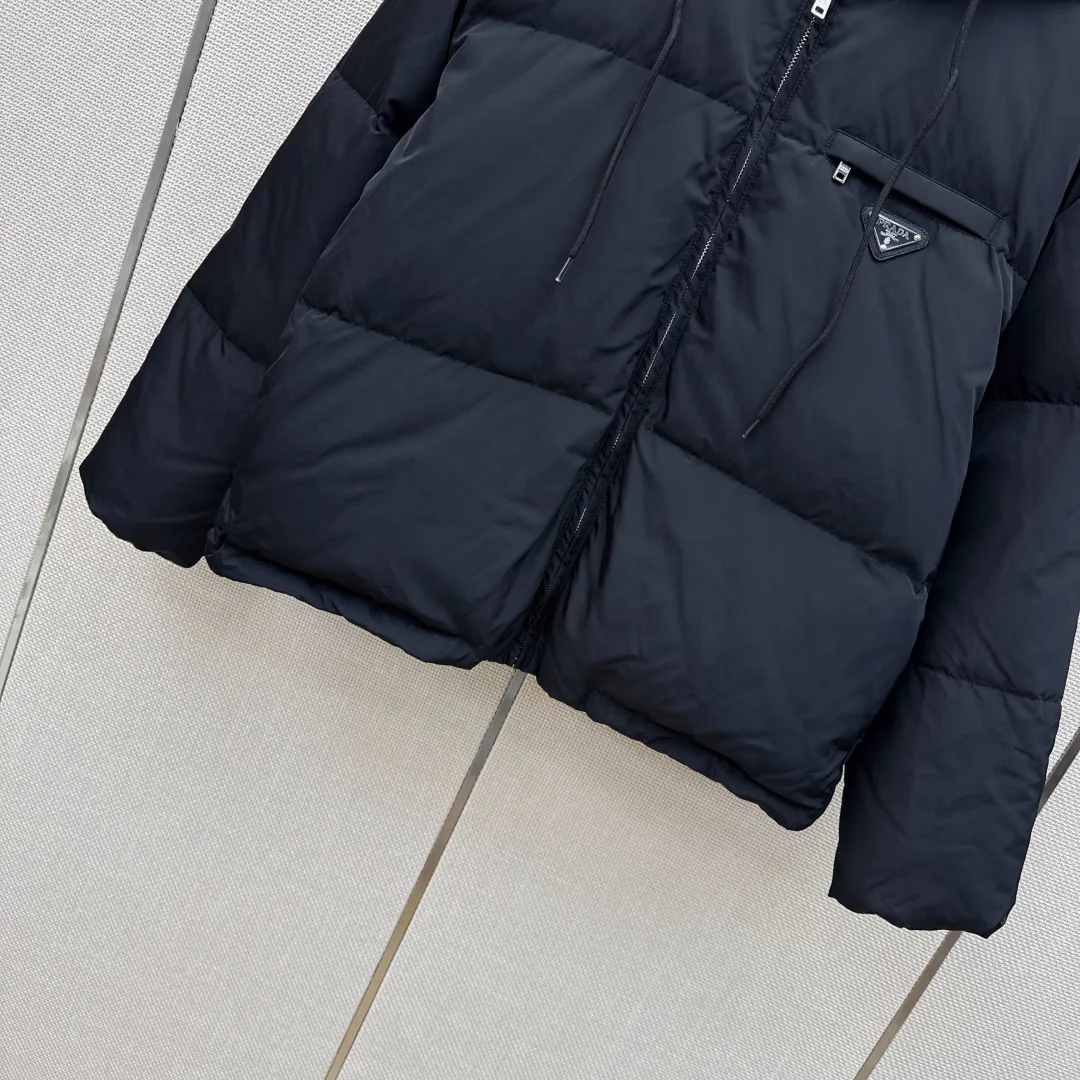 Куртки И Пуховики Женские Prada 18183489