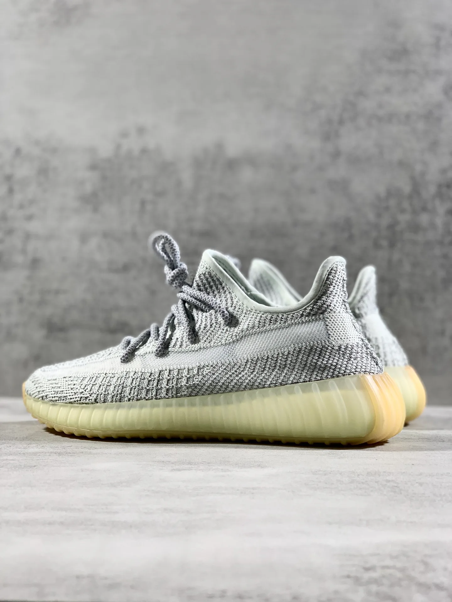 Кроссовки Женские Yeezy 29599