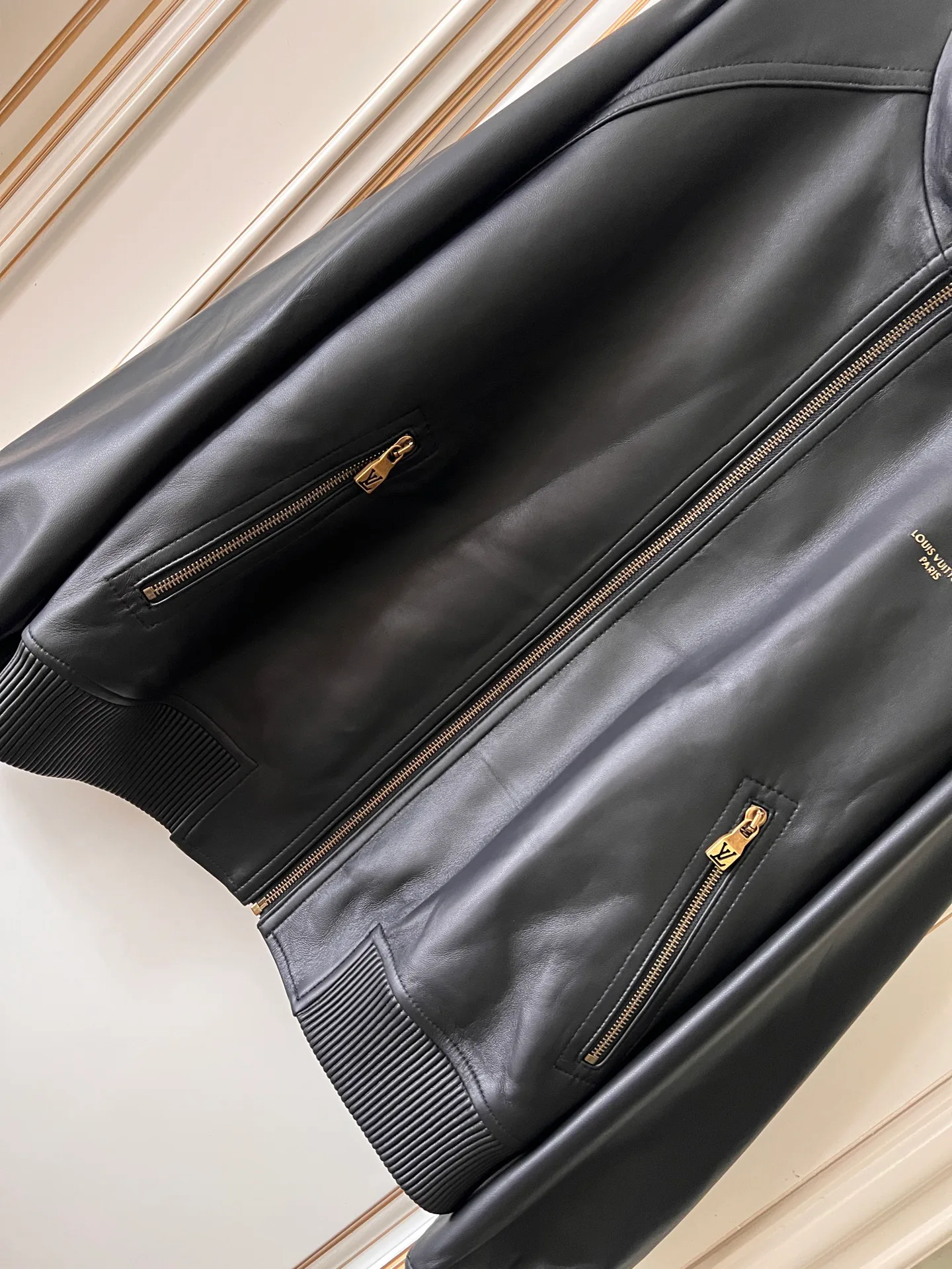 Кожаные Куртки И Дублёнки Женские Louis Vuitton 18408996
