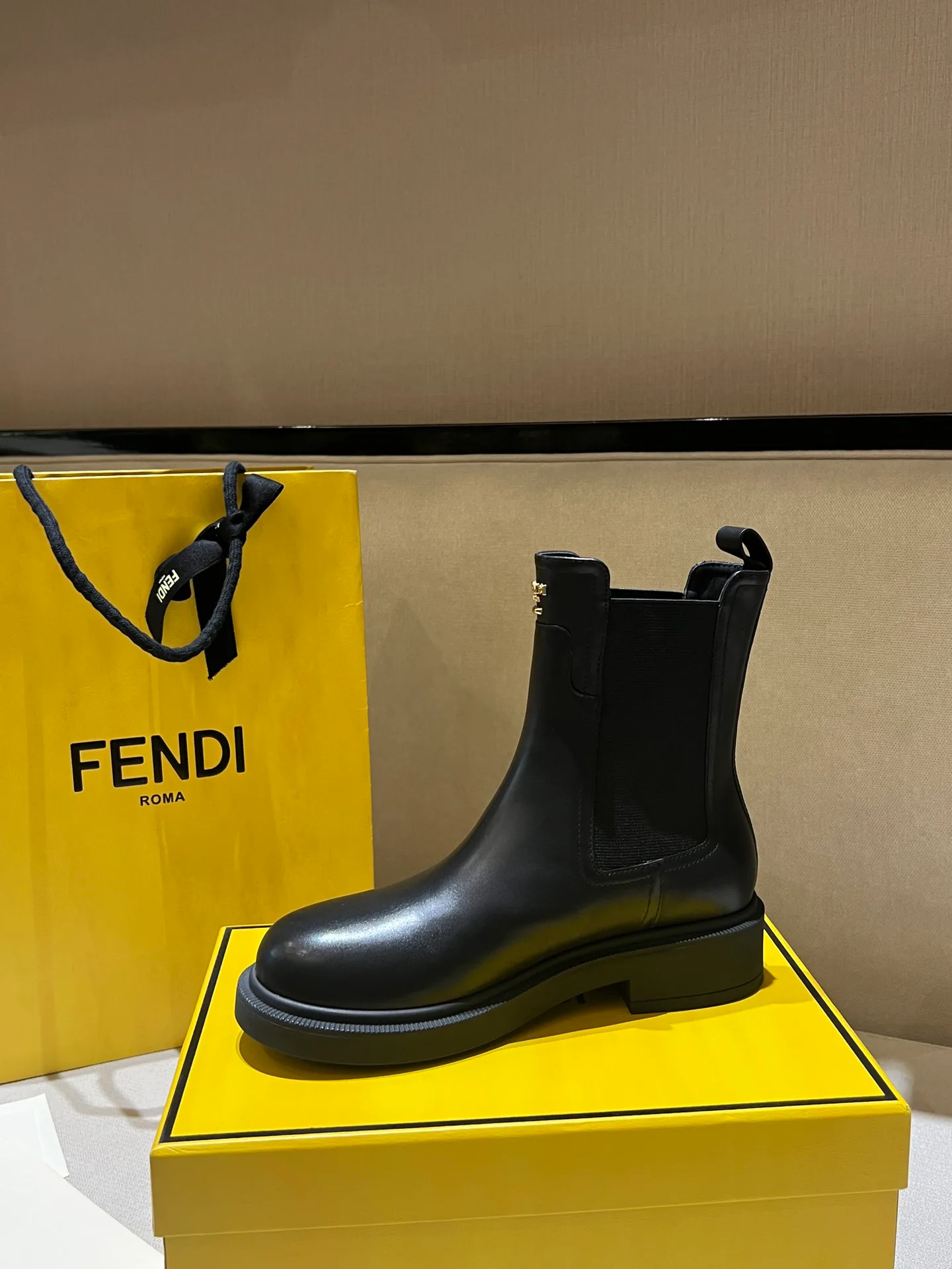 Ботинки Женские Fendi 54655