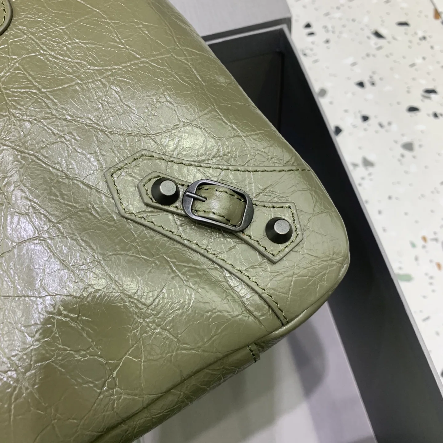 Сумки На Ремне Женские Balenciaga 13427251