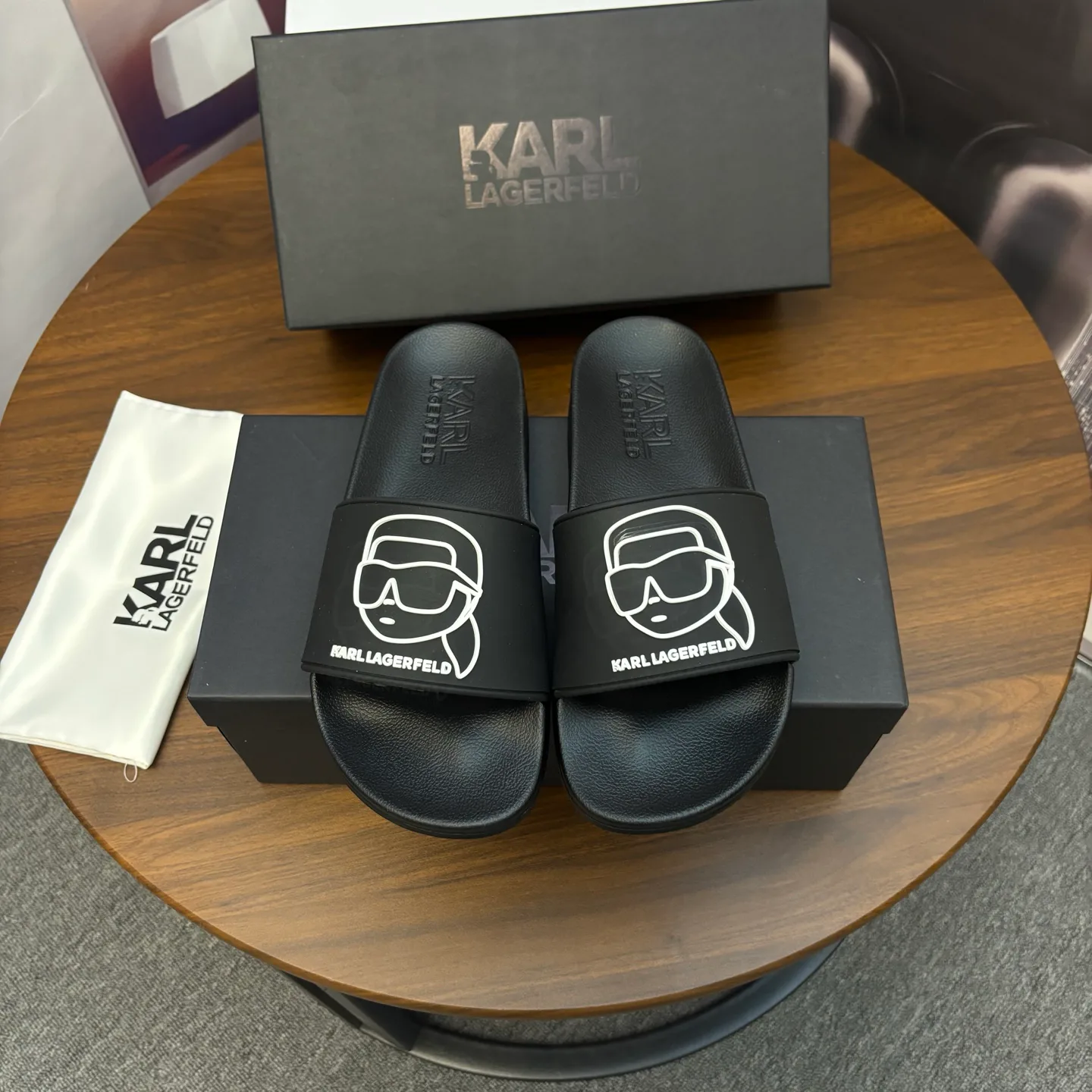 Шлепанцы Женские Karl Lagerfeld 11001555