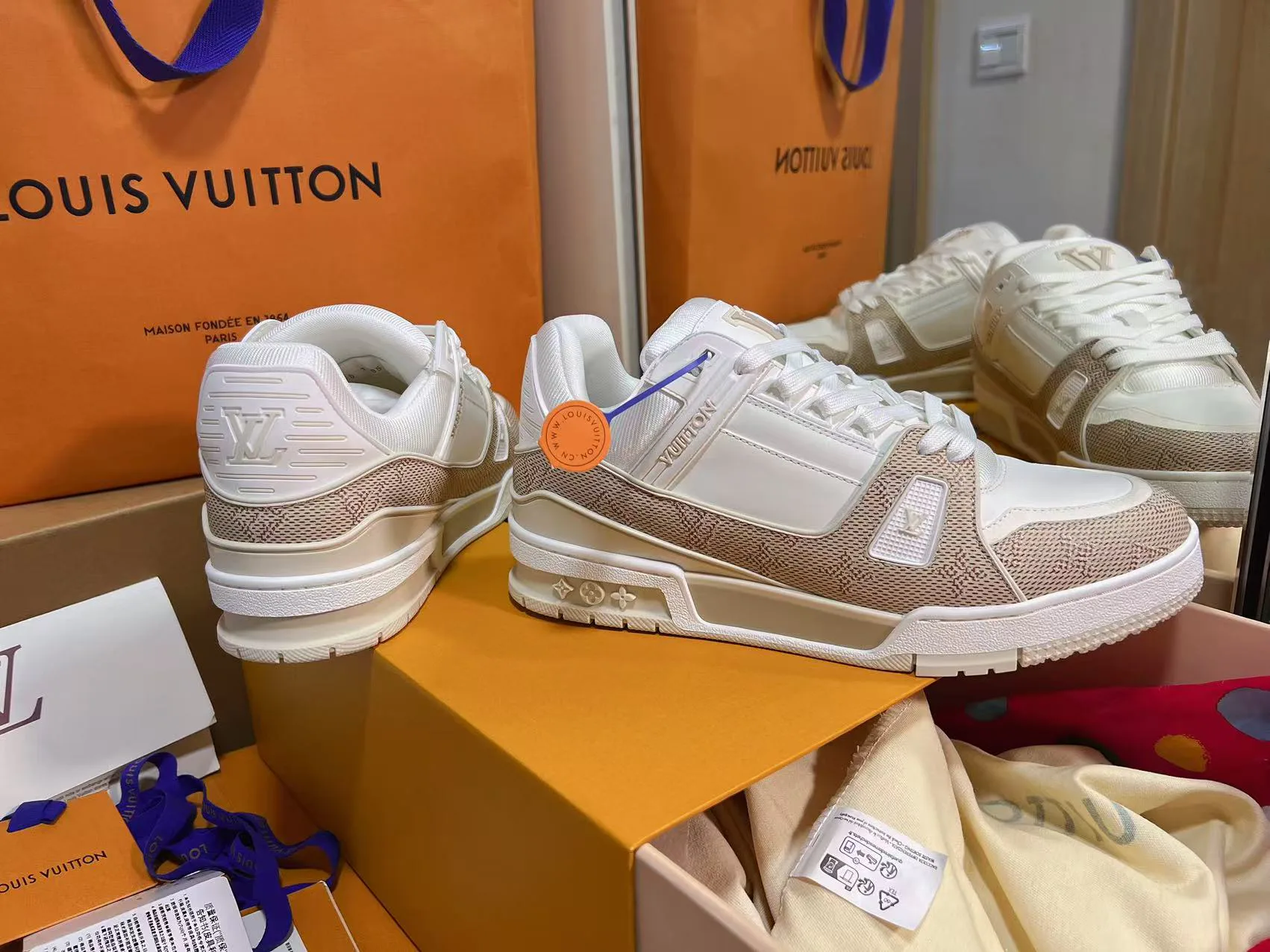 Кроссовки Женские Louis Vuitton 11696563