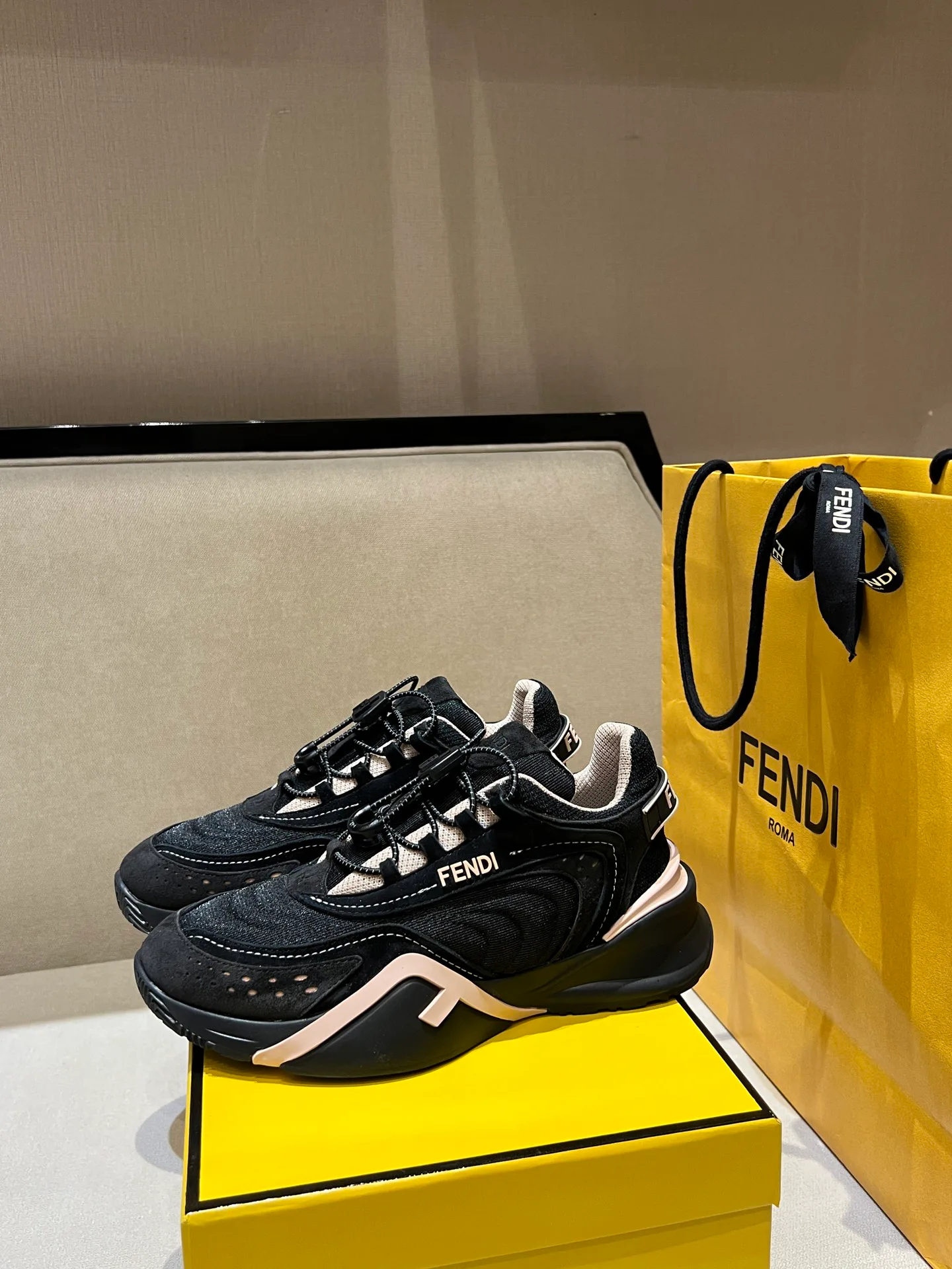 Кроссовки Женские Fendi 88687