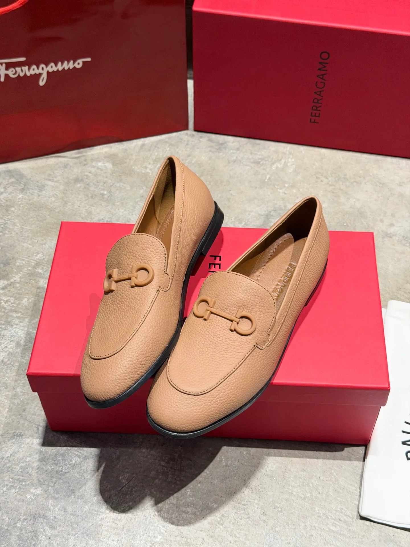 Лоферы И Мокасины Женские Salvatore Ferragamo 17642564