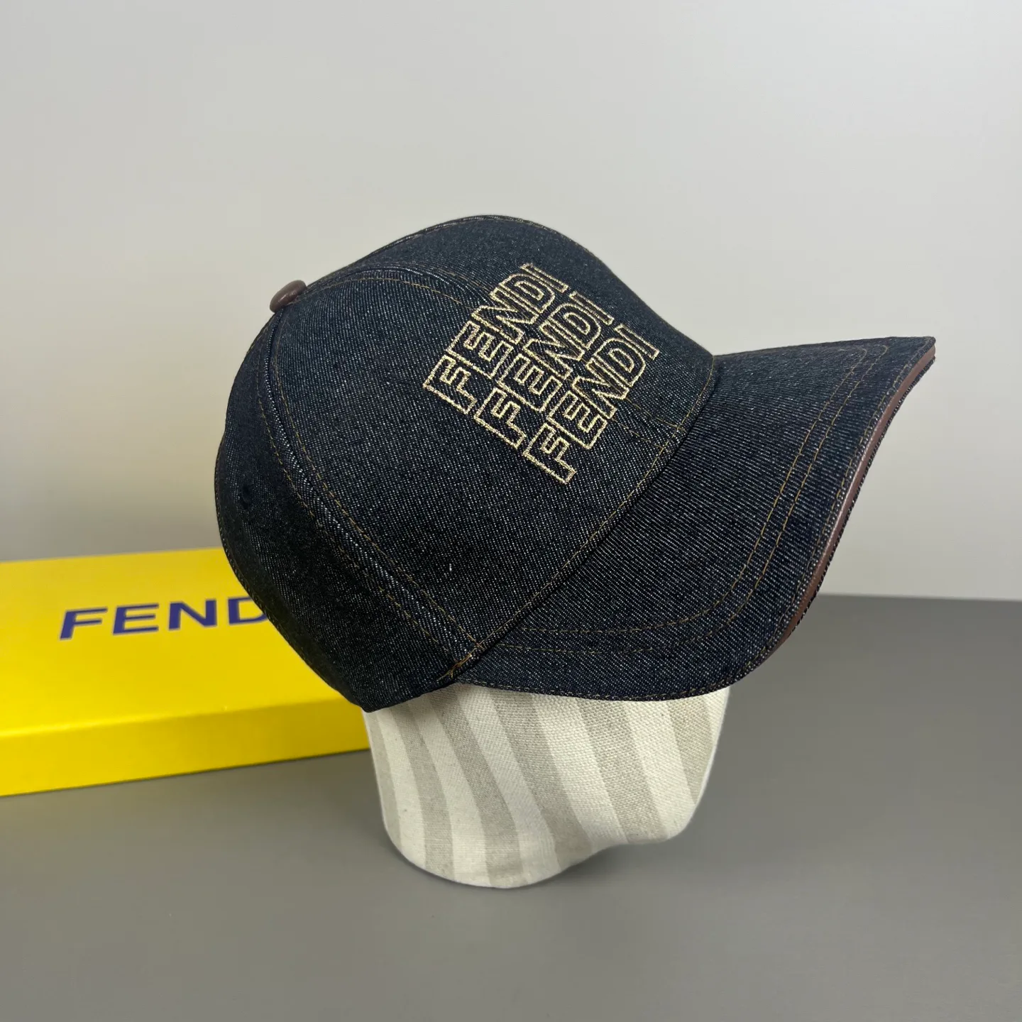 Головные Уборы Fendi 12960636