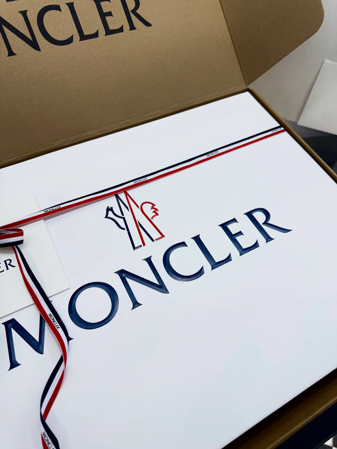 Куртки И Пуховики Женские Moncler 18741156