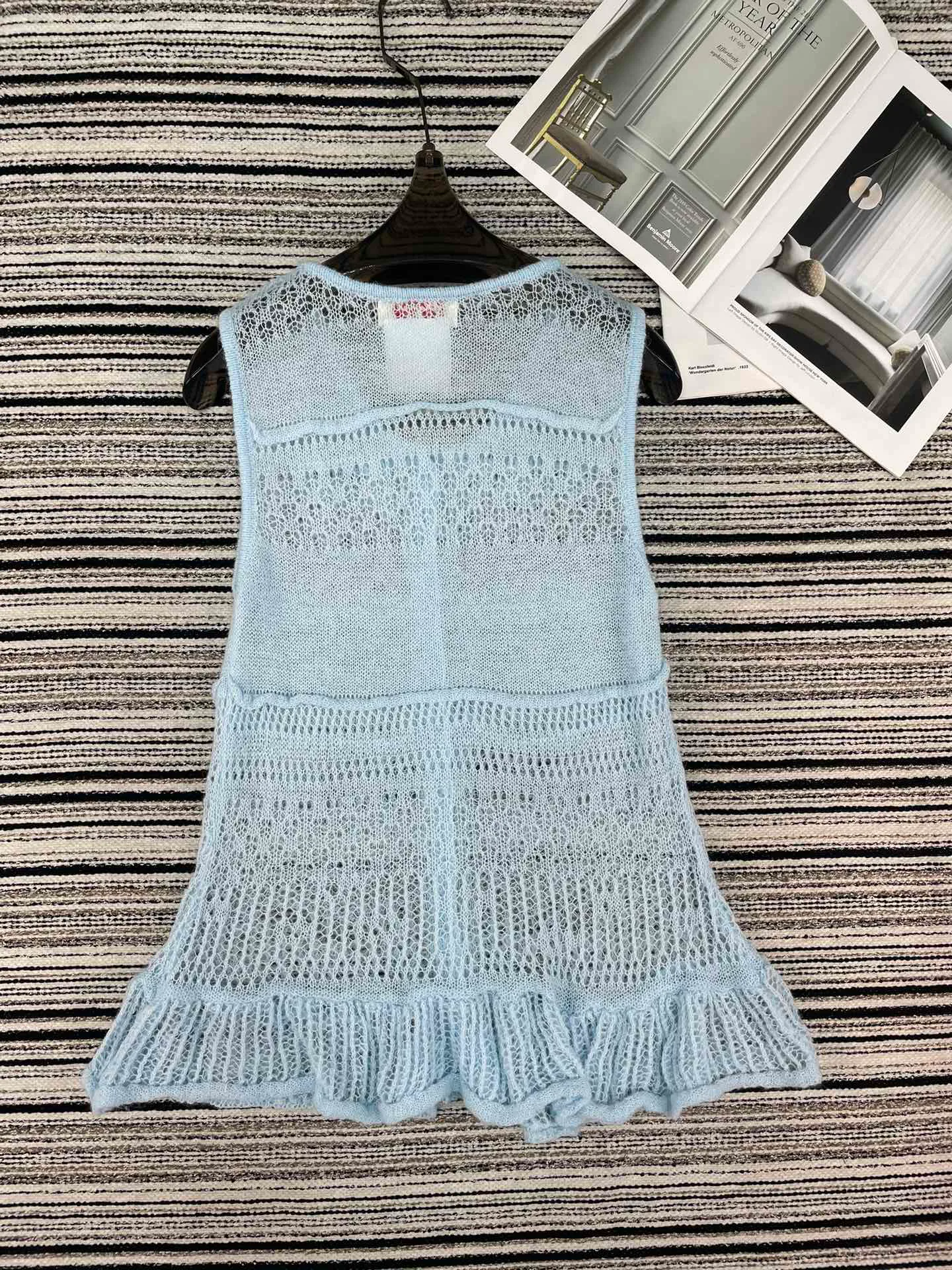 Жилеты Женские Chanel 11244924