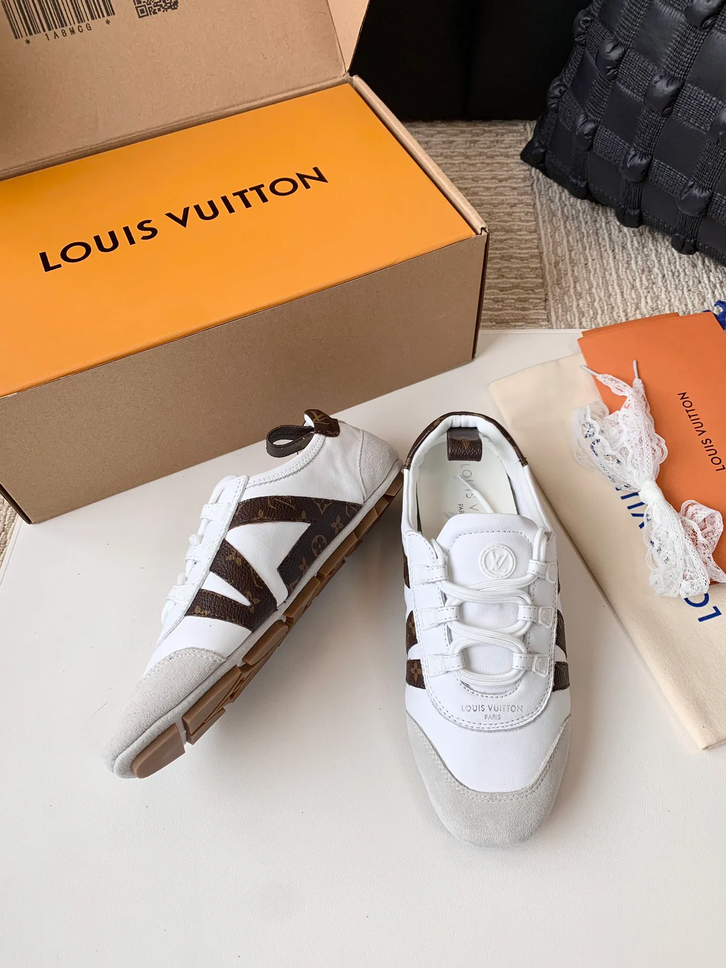 Кроссовки Женские Louis Vuitton 17753808