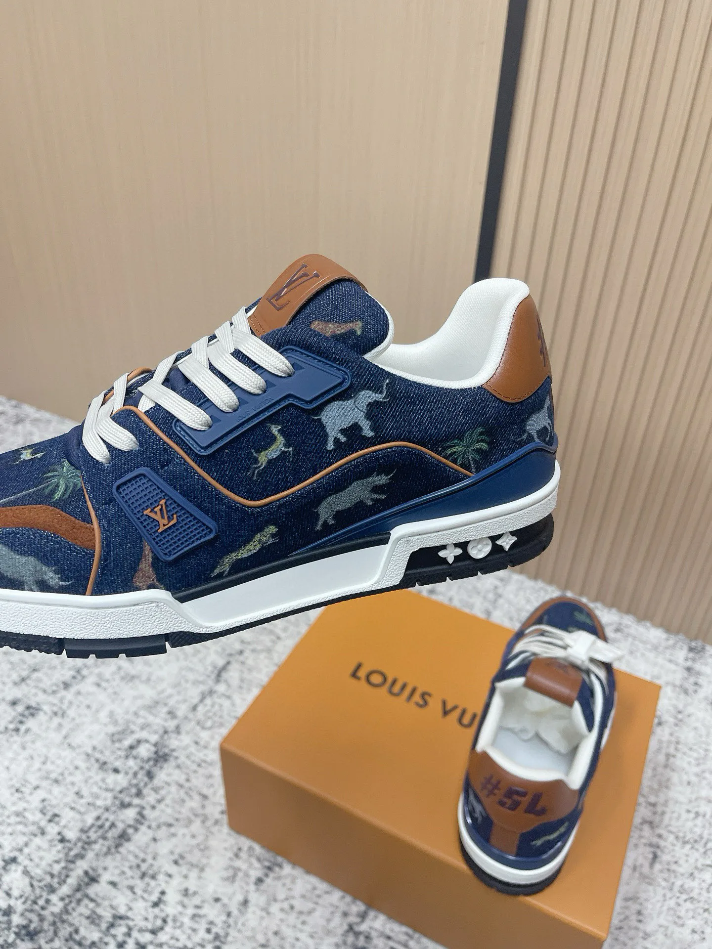 Кроссовки Женские Louis Vuitton 12785849
