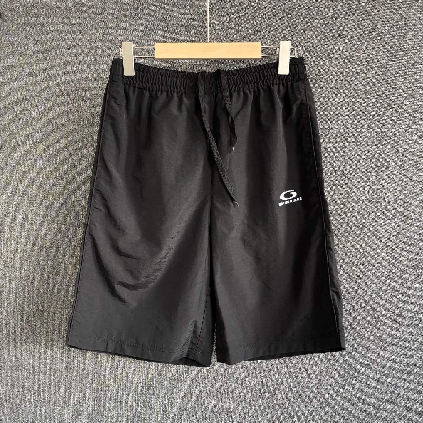 Шорты Женские Balenciaga 13110719
