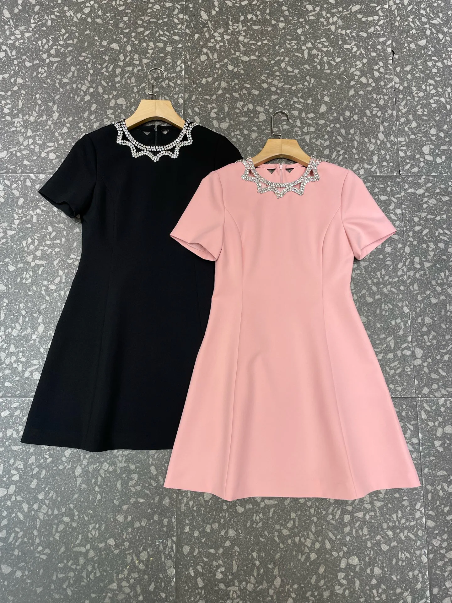 Платья Женские Valentino 23097