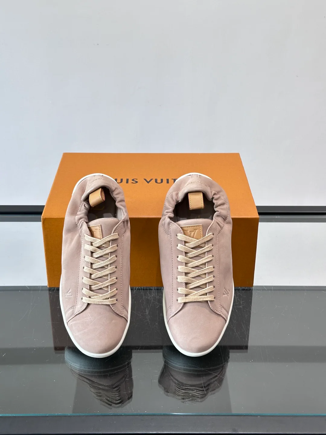 Кроссовки Мужские Louis Vuitton 18263704