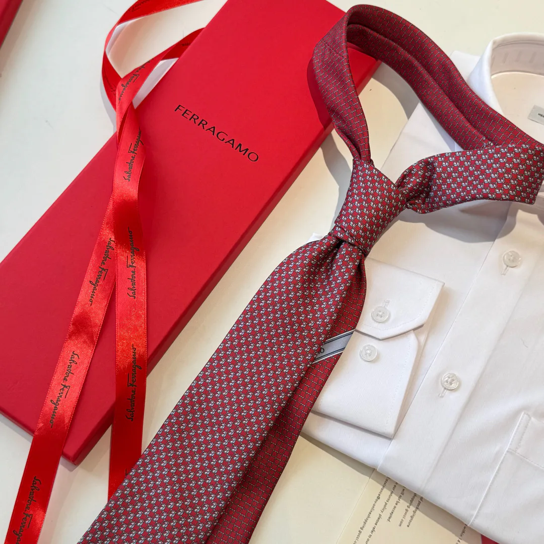 Платки Salvatore Ferragamo 18673753