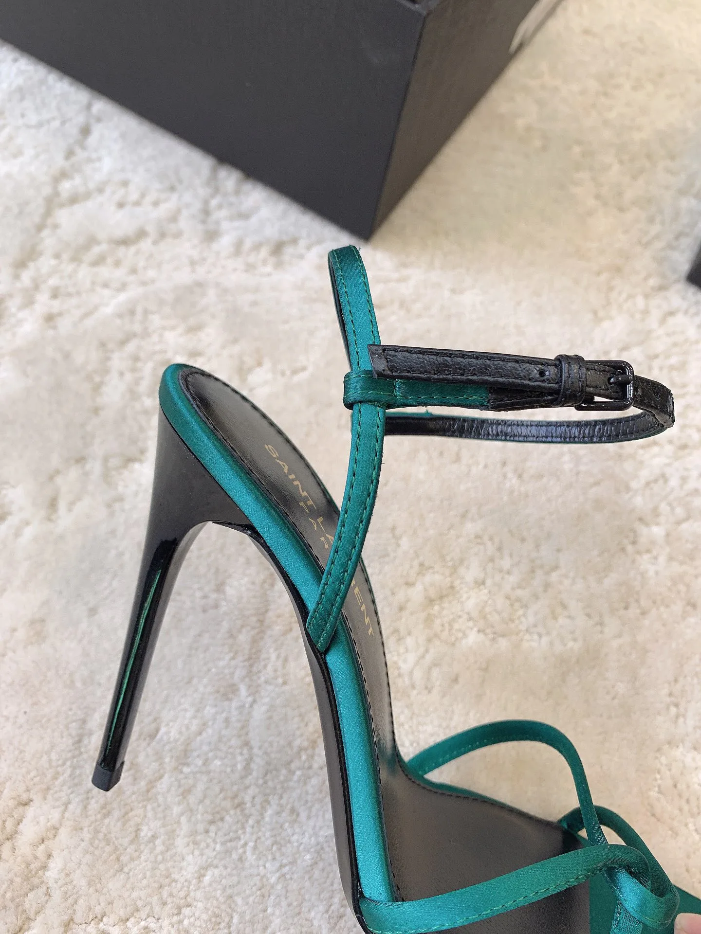 Босоножки Женские Saint Laurent 4348526