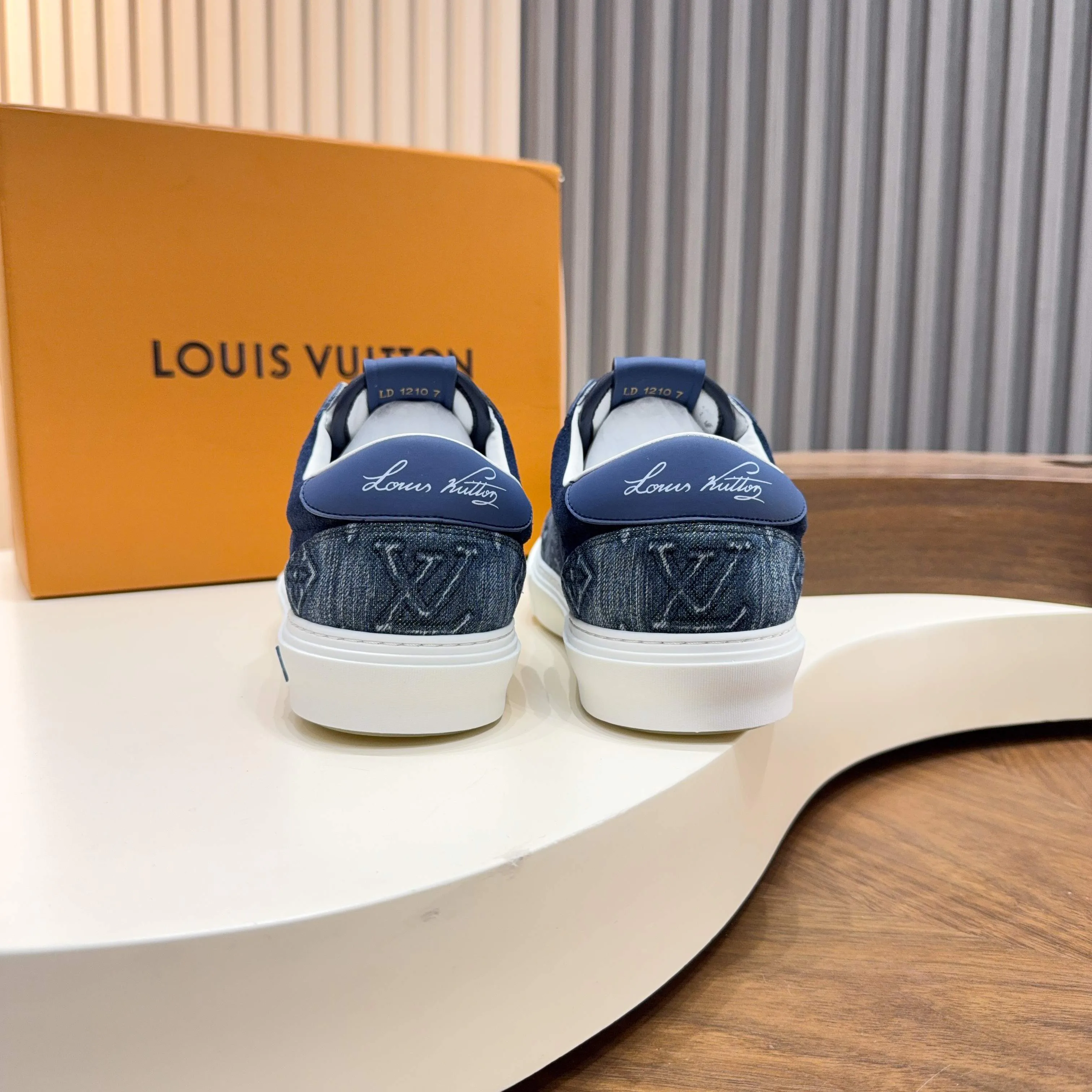 Кроссовки Мужские Louis Vuitton 17921395