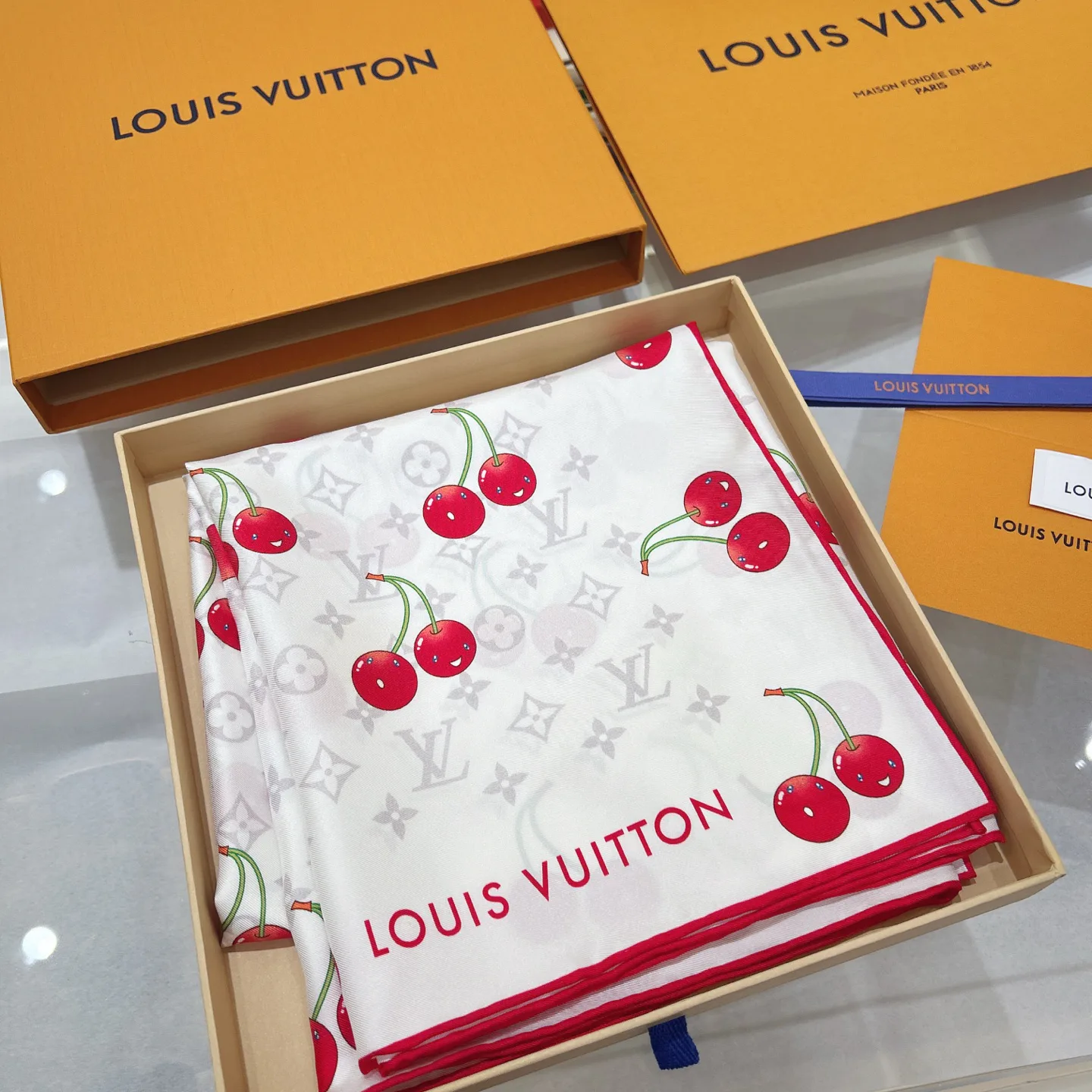 Шарфы Louis Vuitton 589908