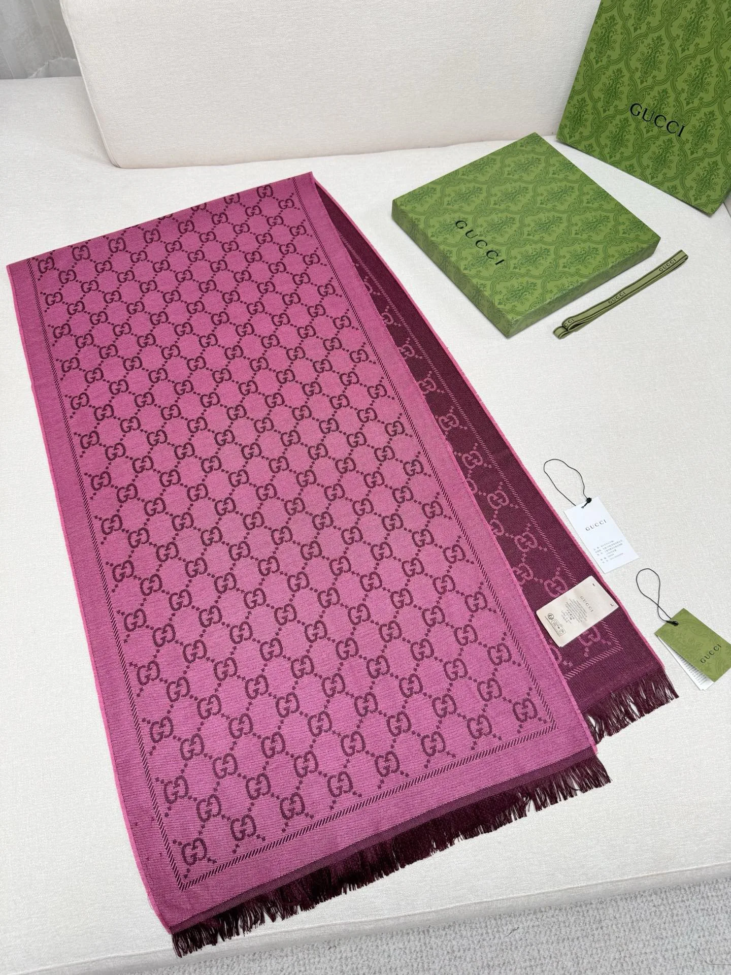 Шарфы Gucci 562867