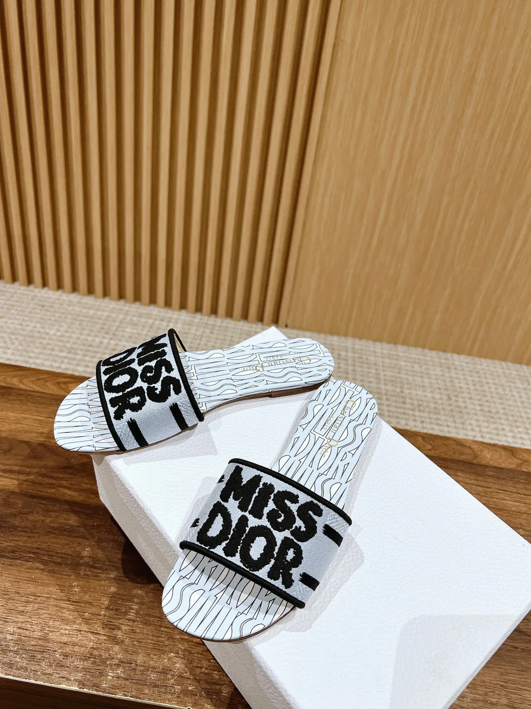 Шлепанцы Женские Christian Dior 11599963