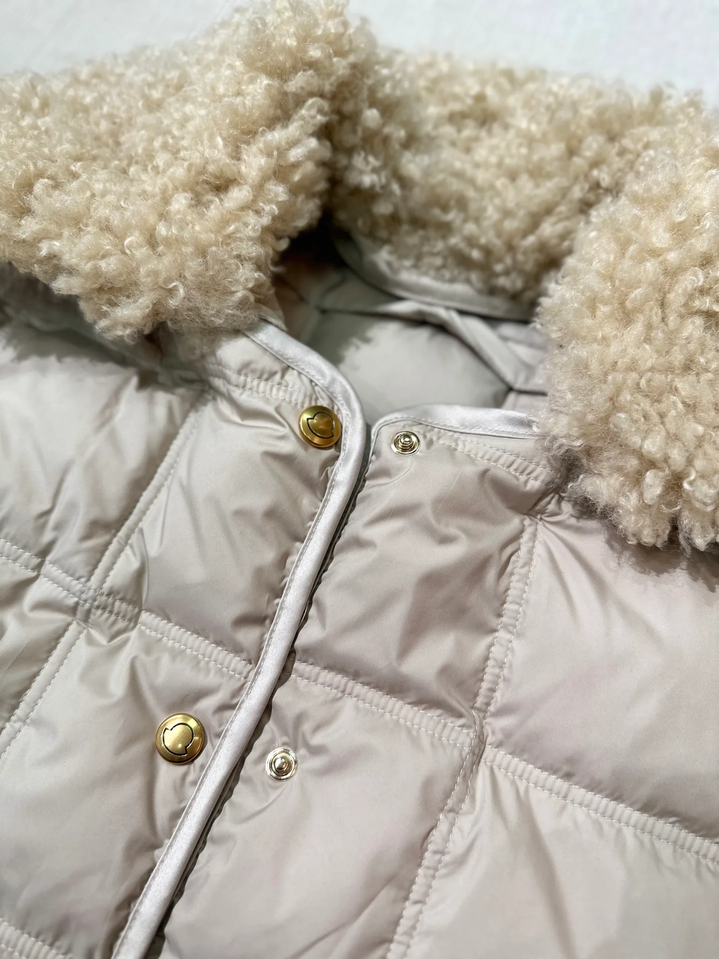 Куртки И Пуховики Женские Moncler 19167911