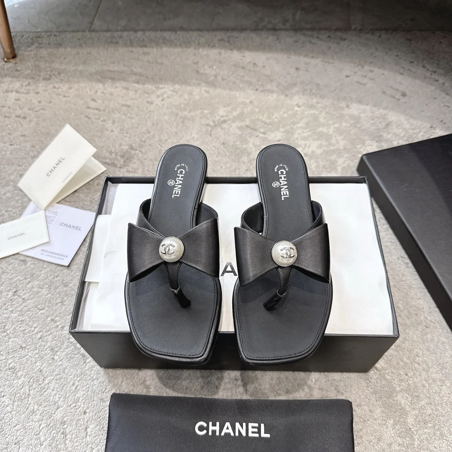 Шлепанцы Женские Chanel 17572294