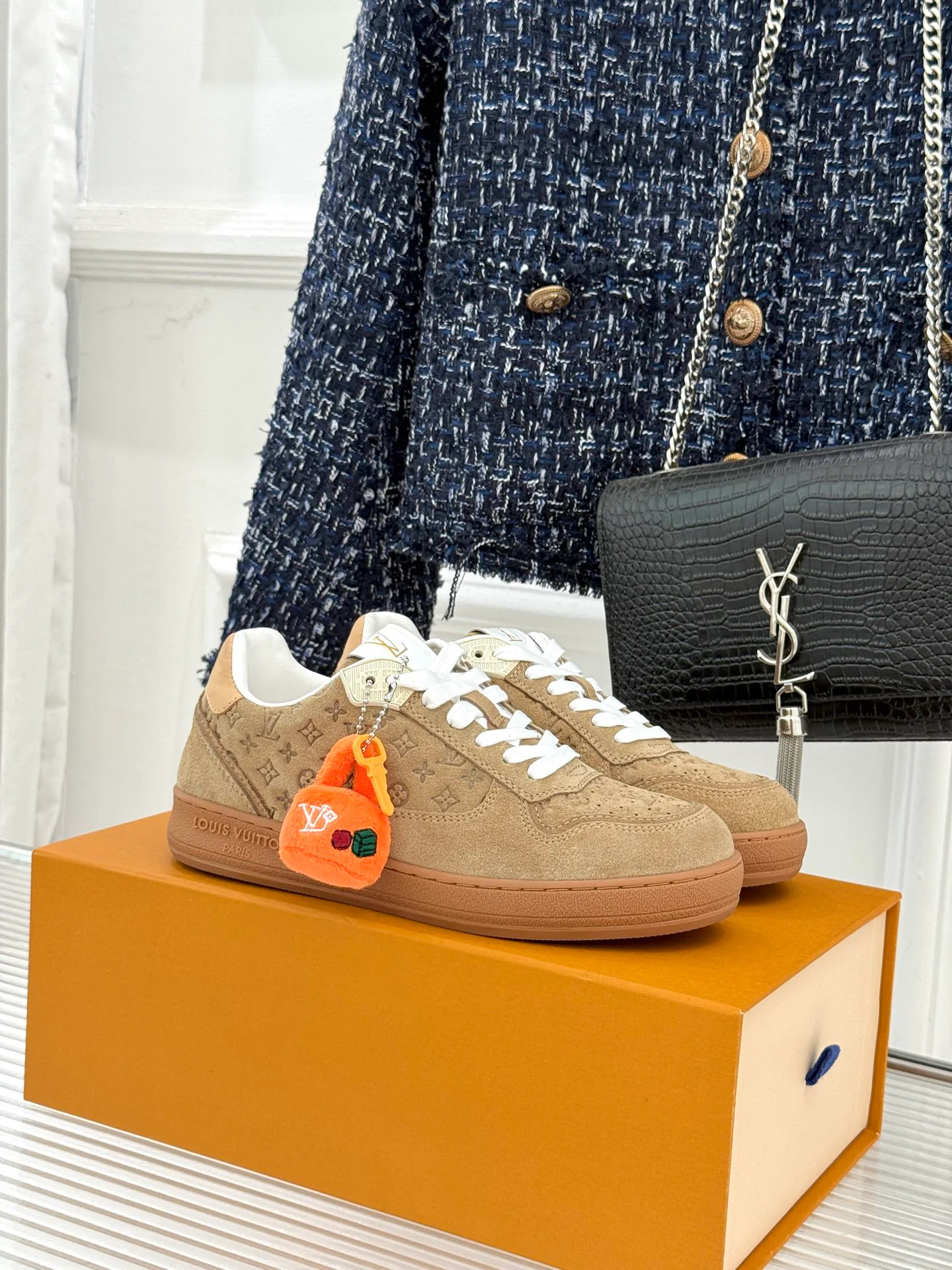 Кроссовки Женские Louis Vuitton 18036323