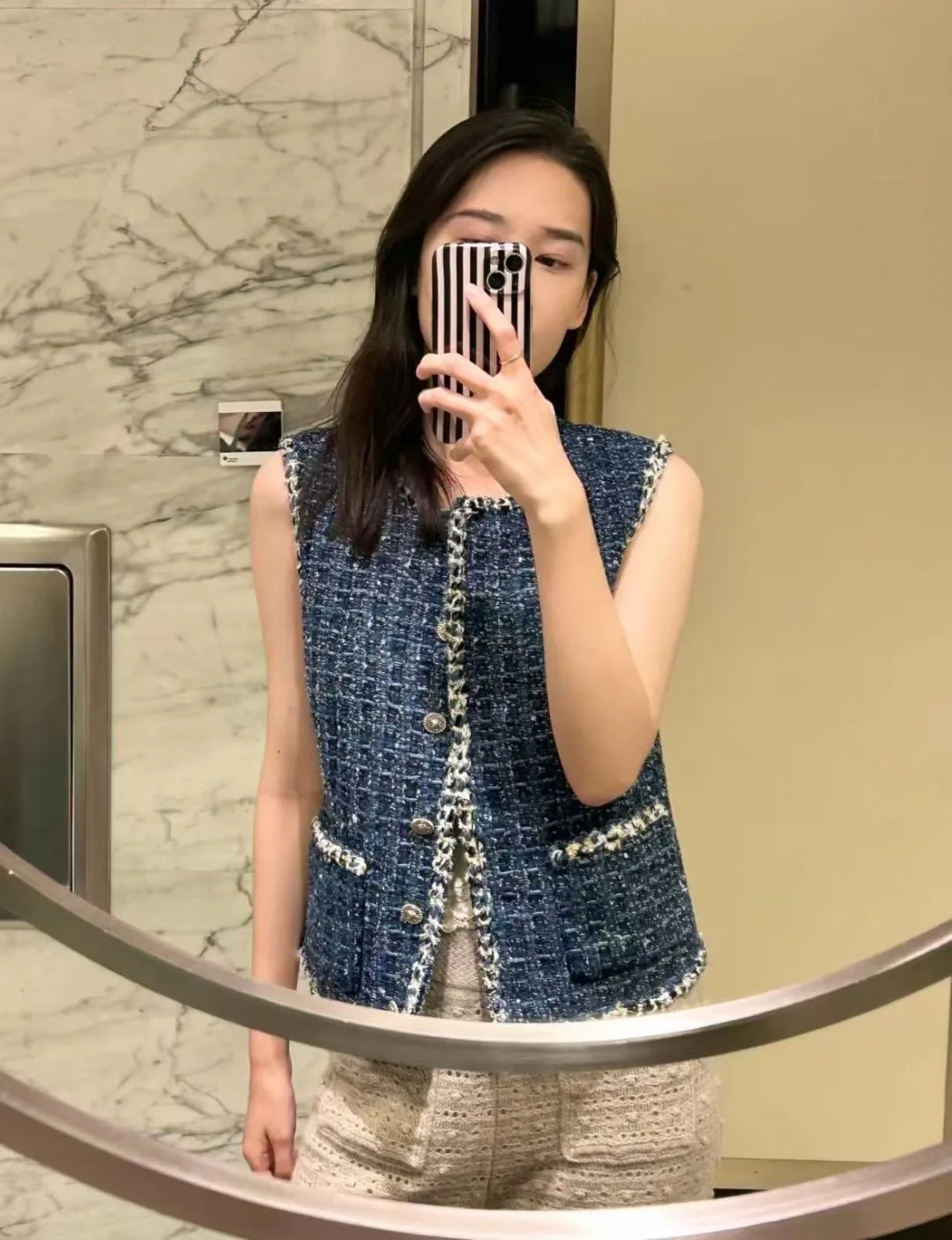Жилеты Женские Chanel 18018823