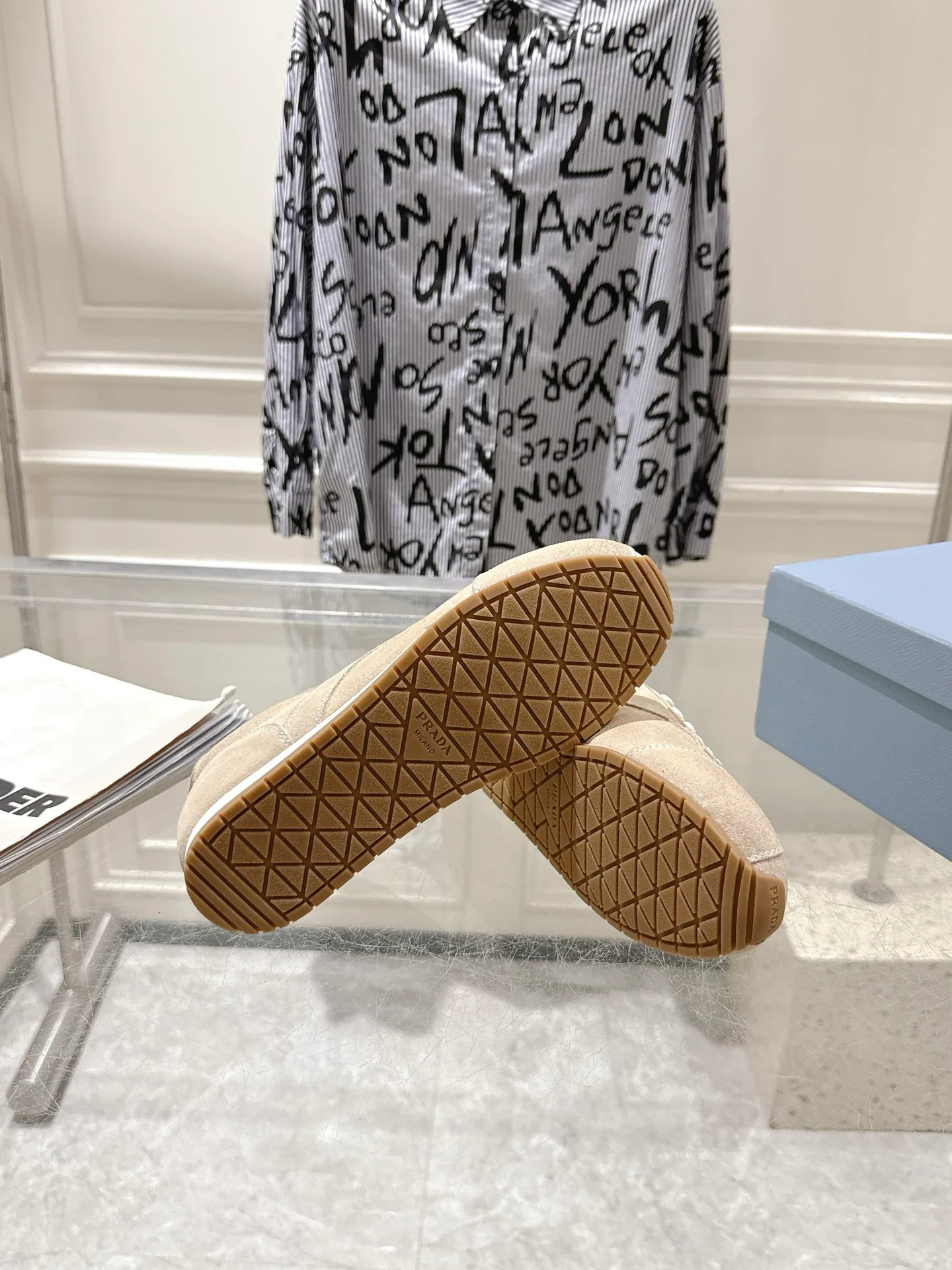 Кроссовки Женские Prada 18508344