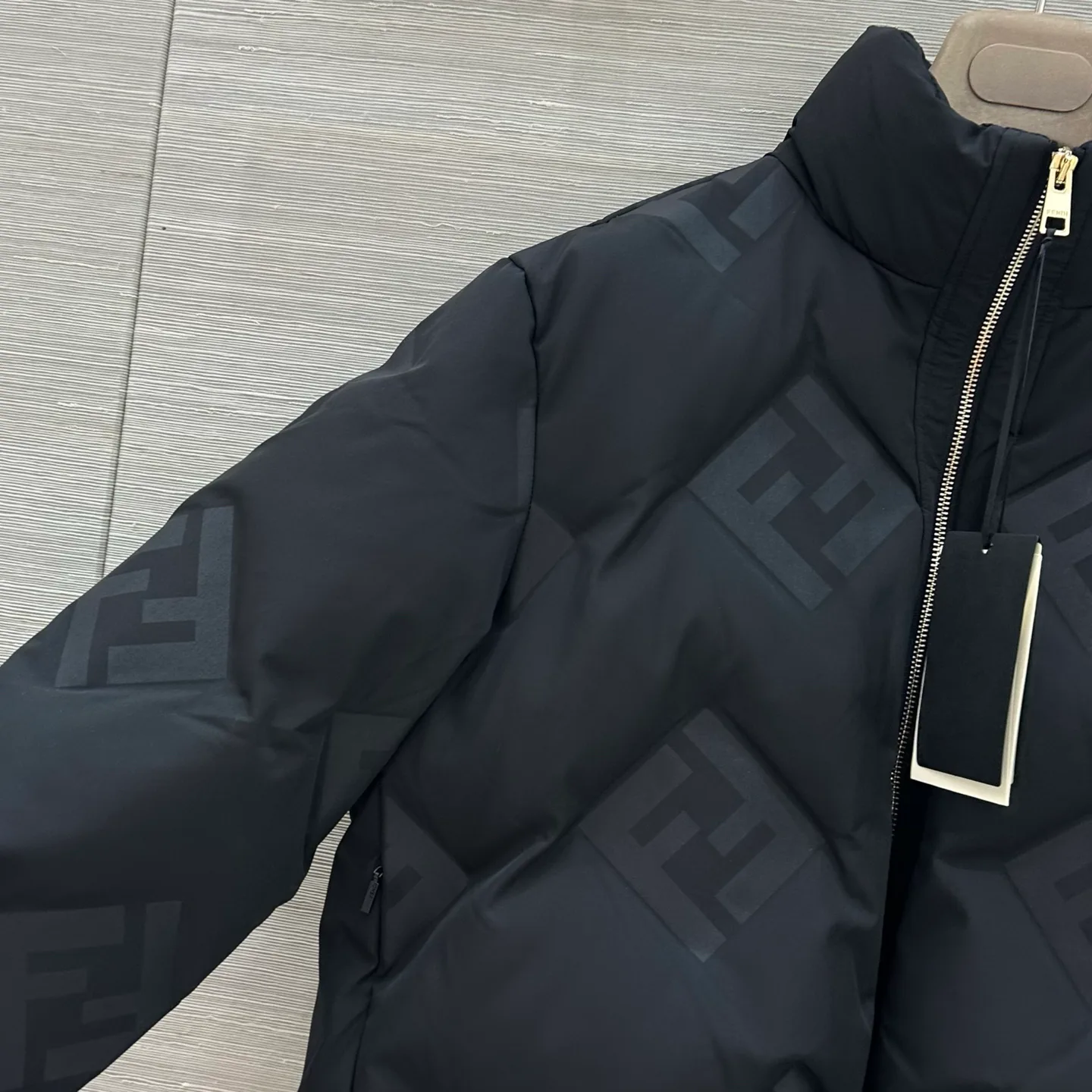 Куртки И Пуховики Женские Fendi 18015460