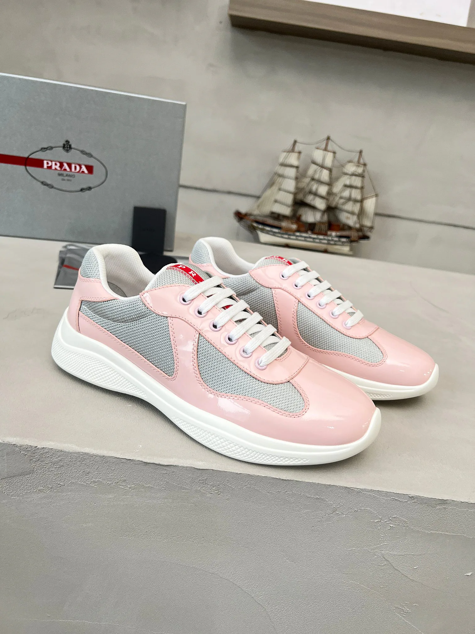 Кроссовки Женские Prada 17704062