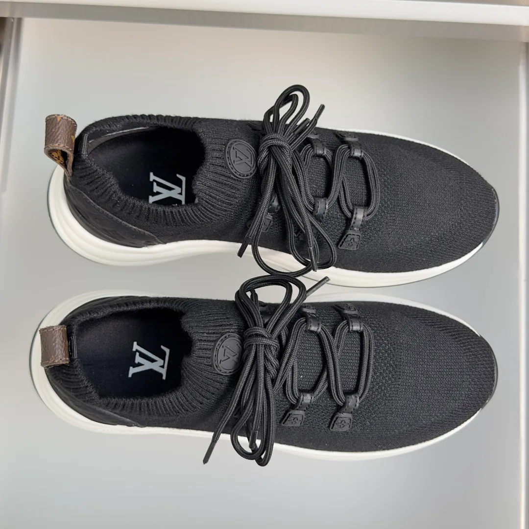 Кроссовки Женские Louis Vuitton 17950524