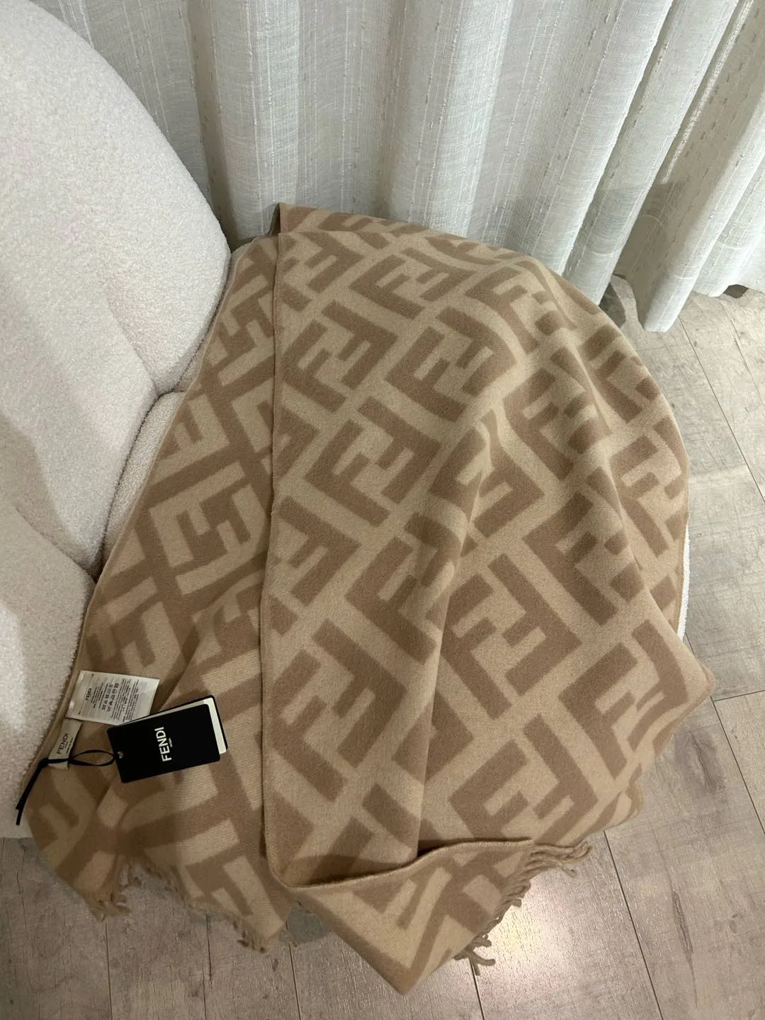 Шарфы Fendi 1637