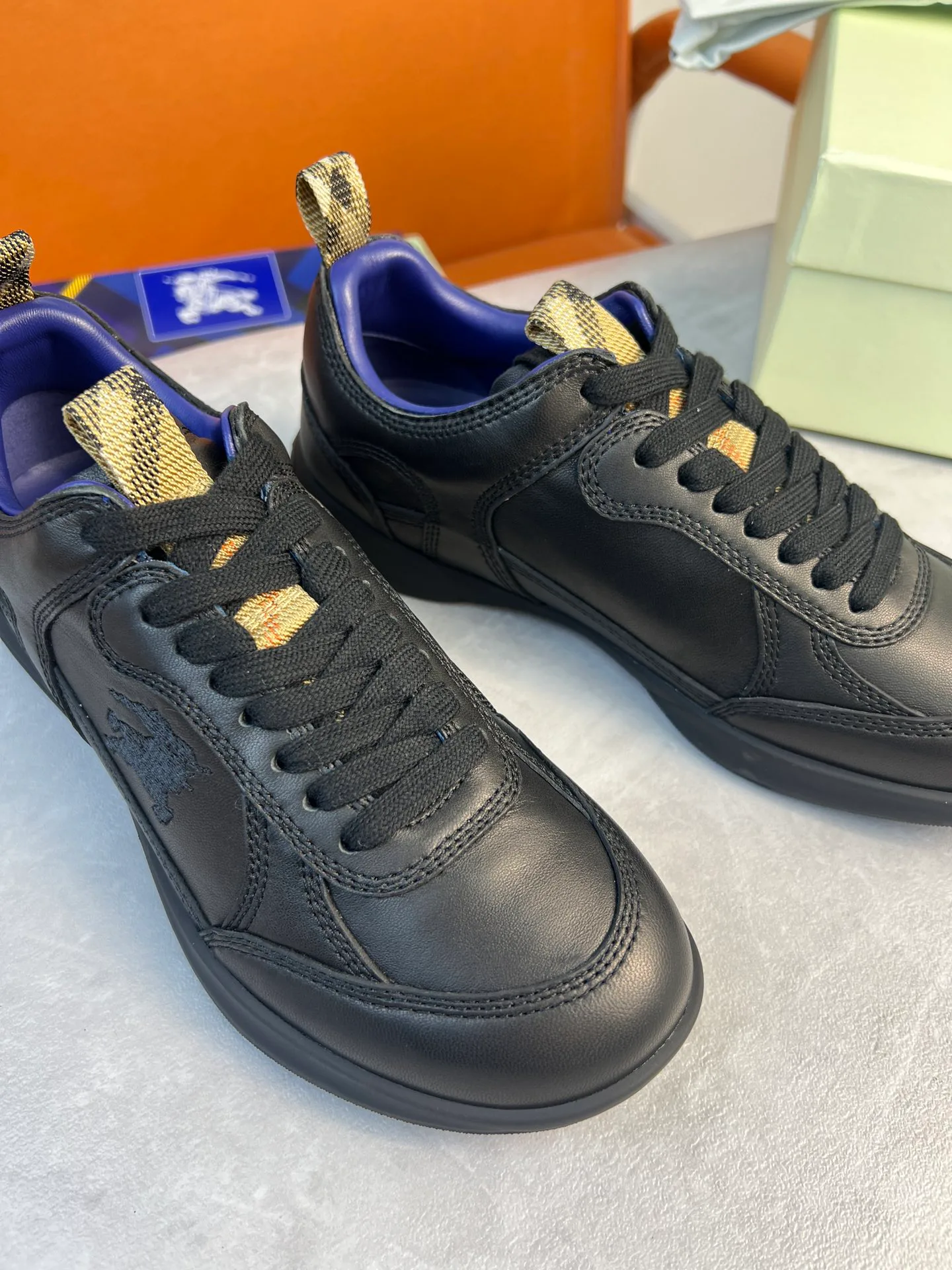 Кроссовки Мужские Burberry 17420309