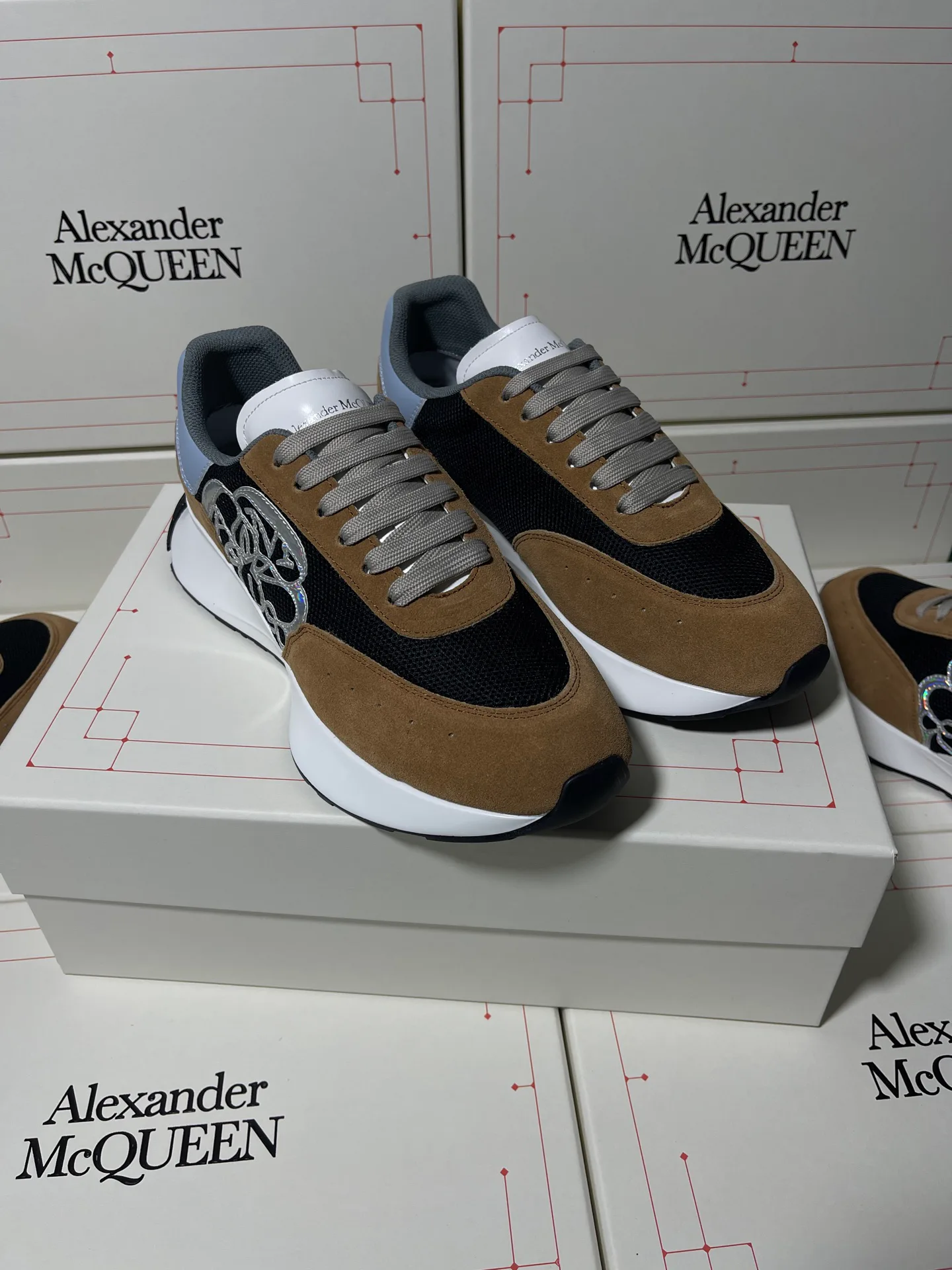 Кроссовки Женские Alexander Mcqueen 18616781