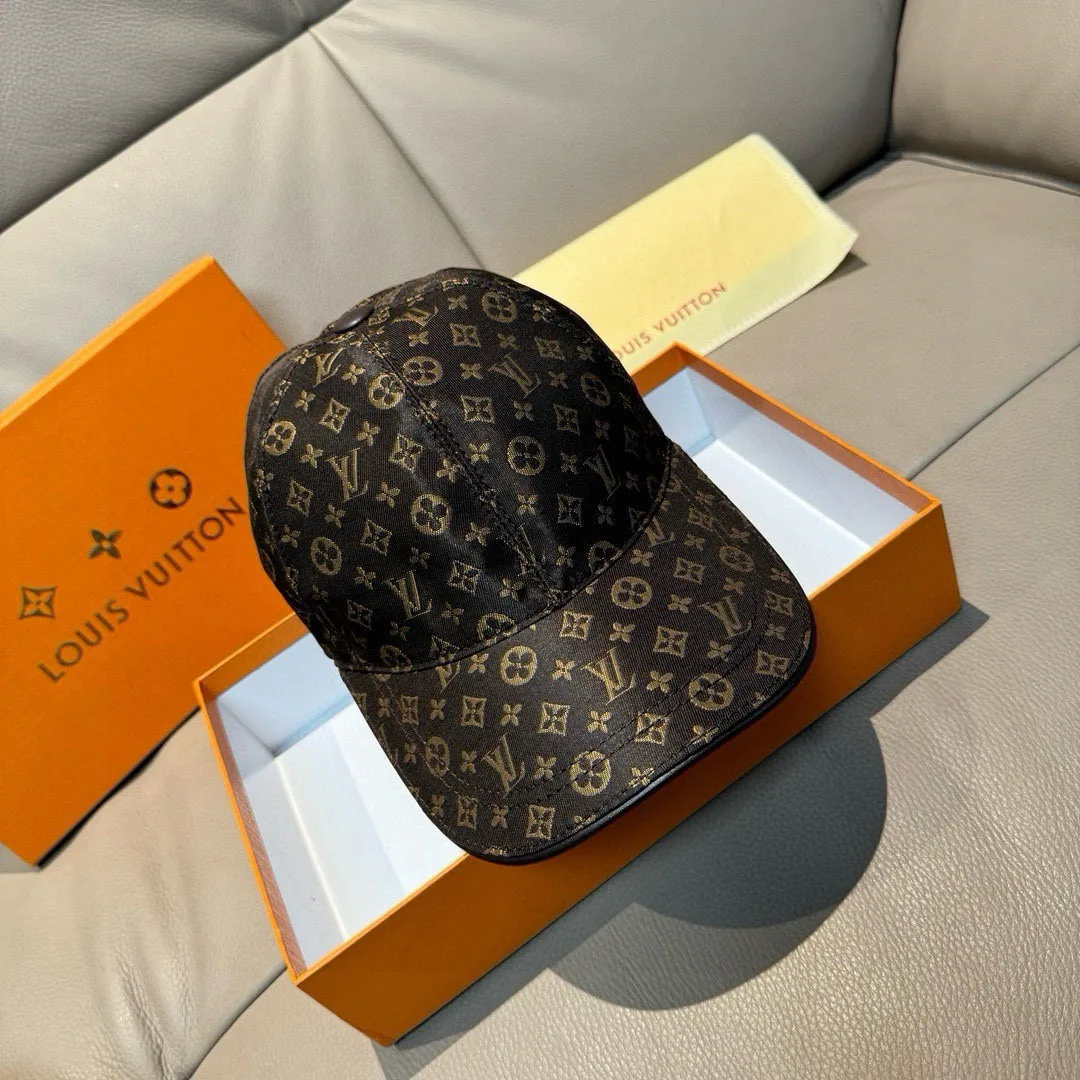 Головные Уборы Louis Vuitton 18347072