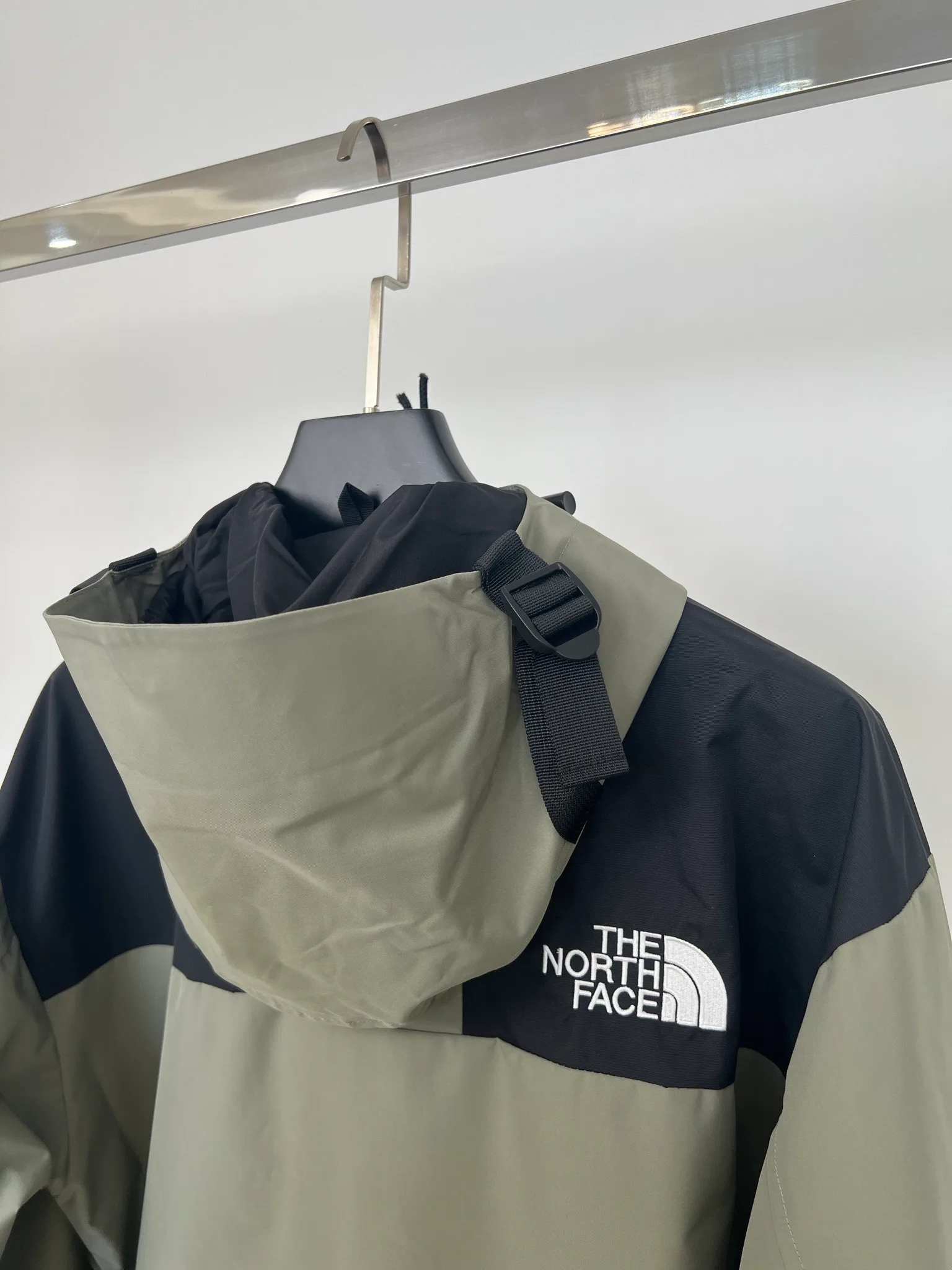 Куртки И Пуховики Женские The North Face 18416107