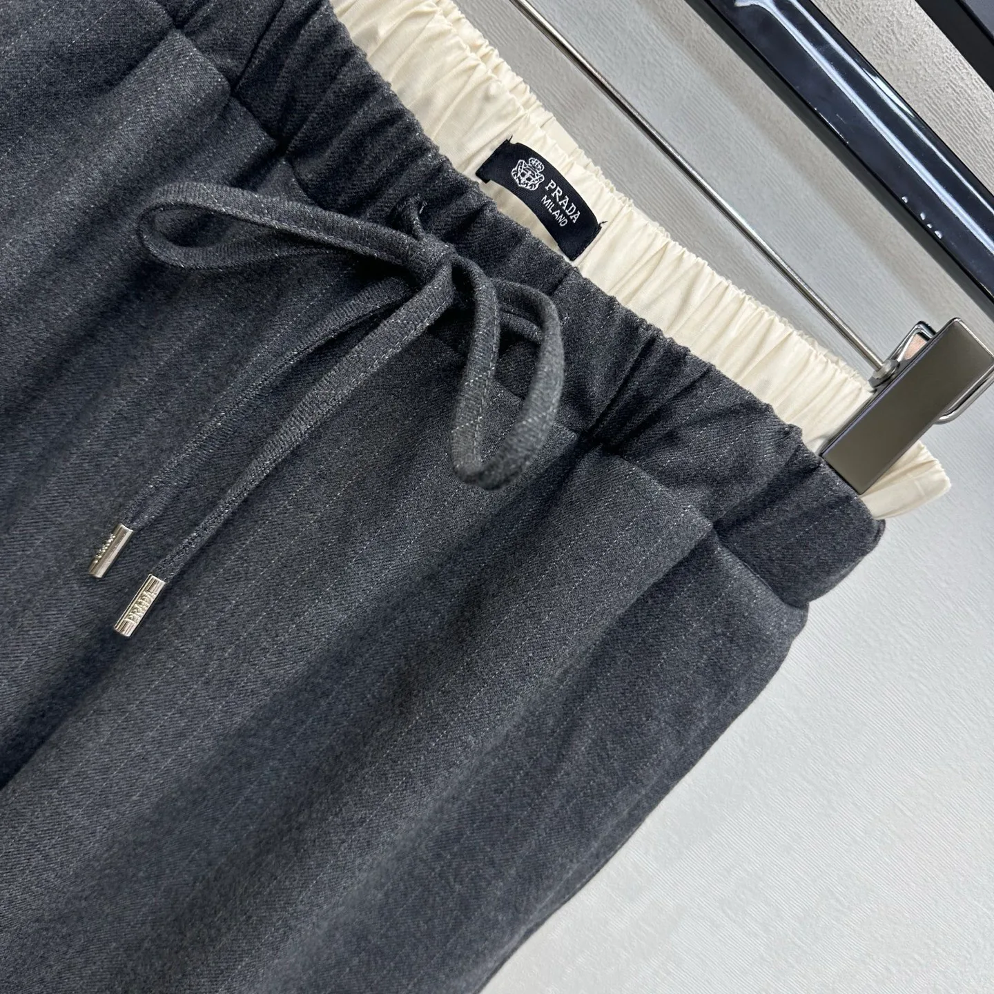 Брюки Женские Prada 18432108