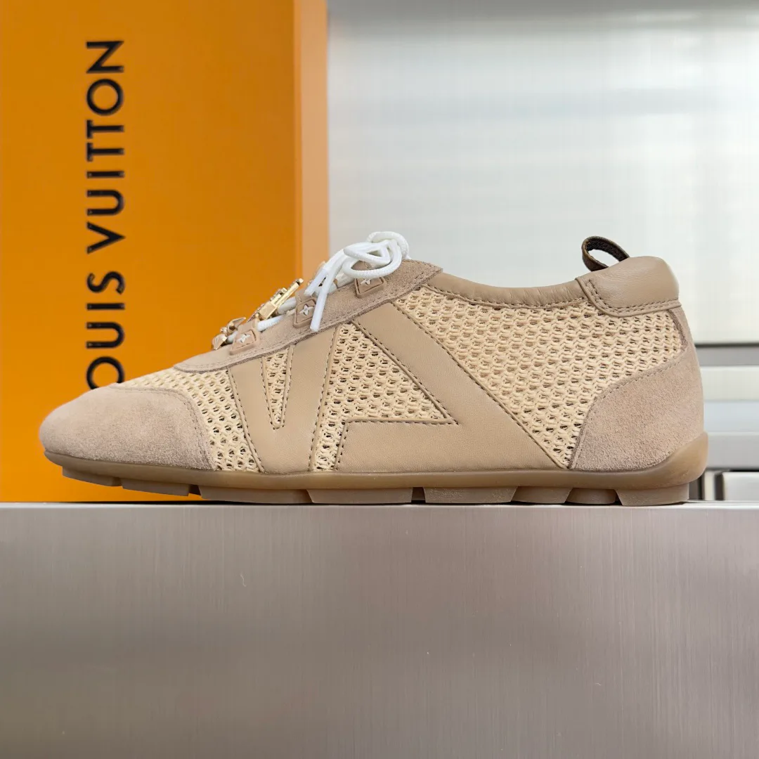 Кроссовки Женские Louis Vuitton 17950618