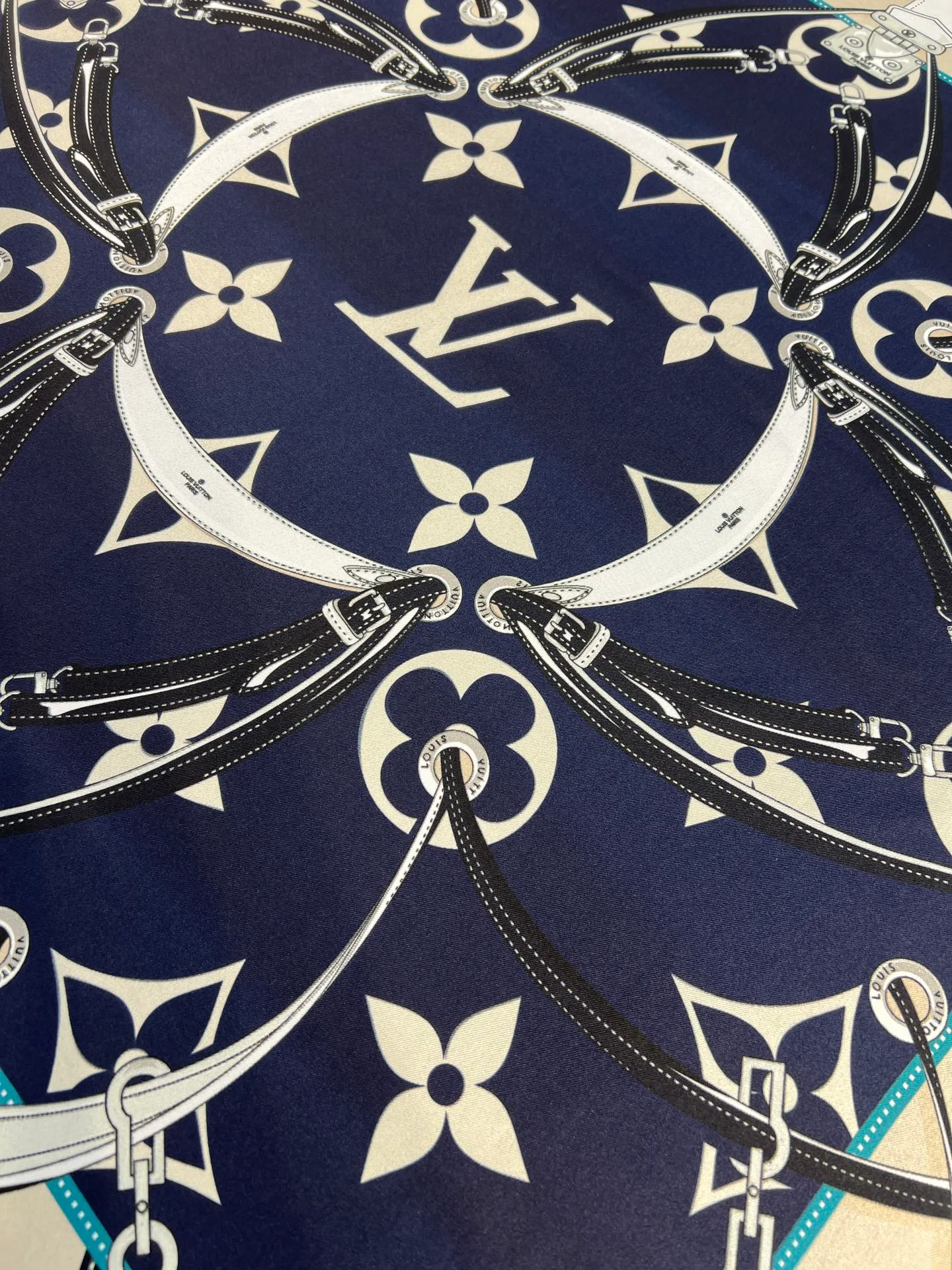 Шарфы Loewe 23382