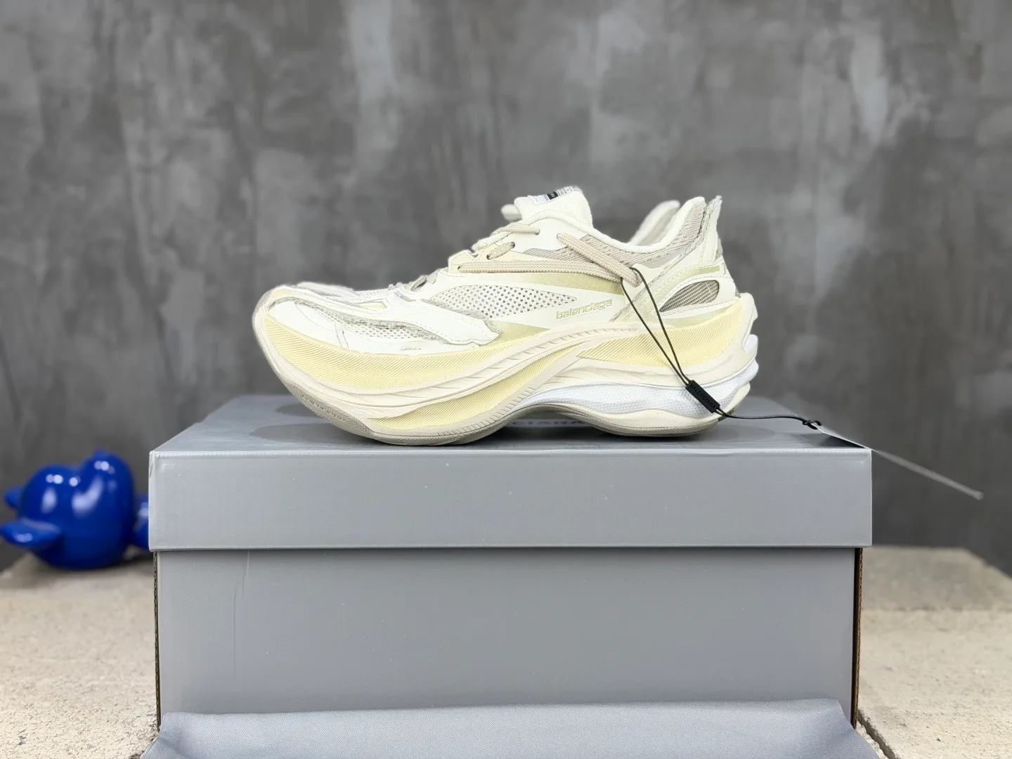 Кроссовки Женские Balenciaga 17787124