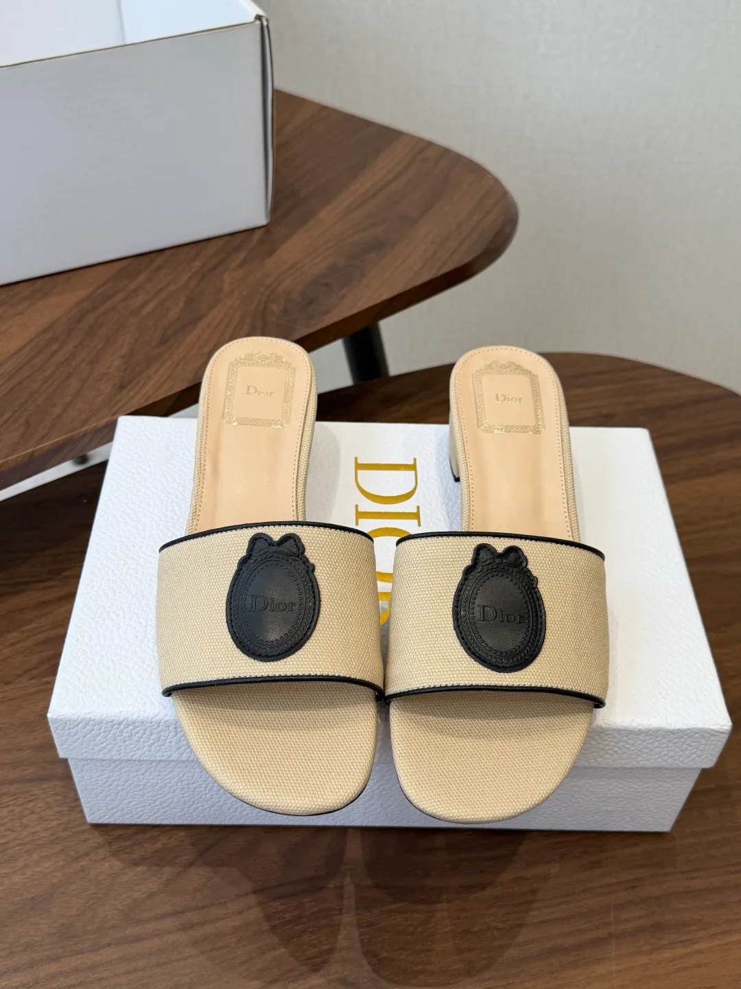Шлепанцы Женские Christian Dior 17580782