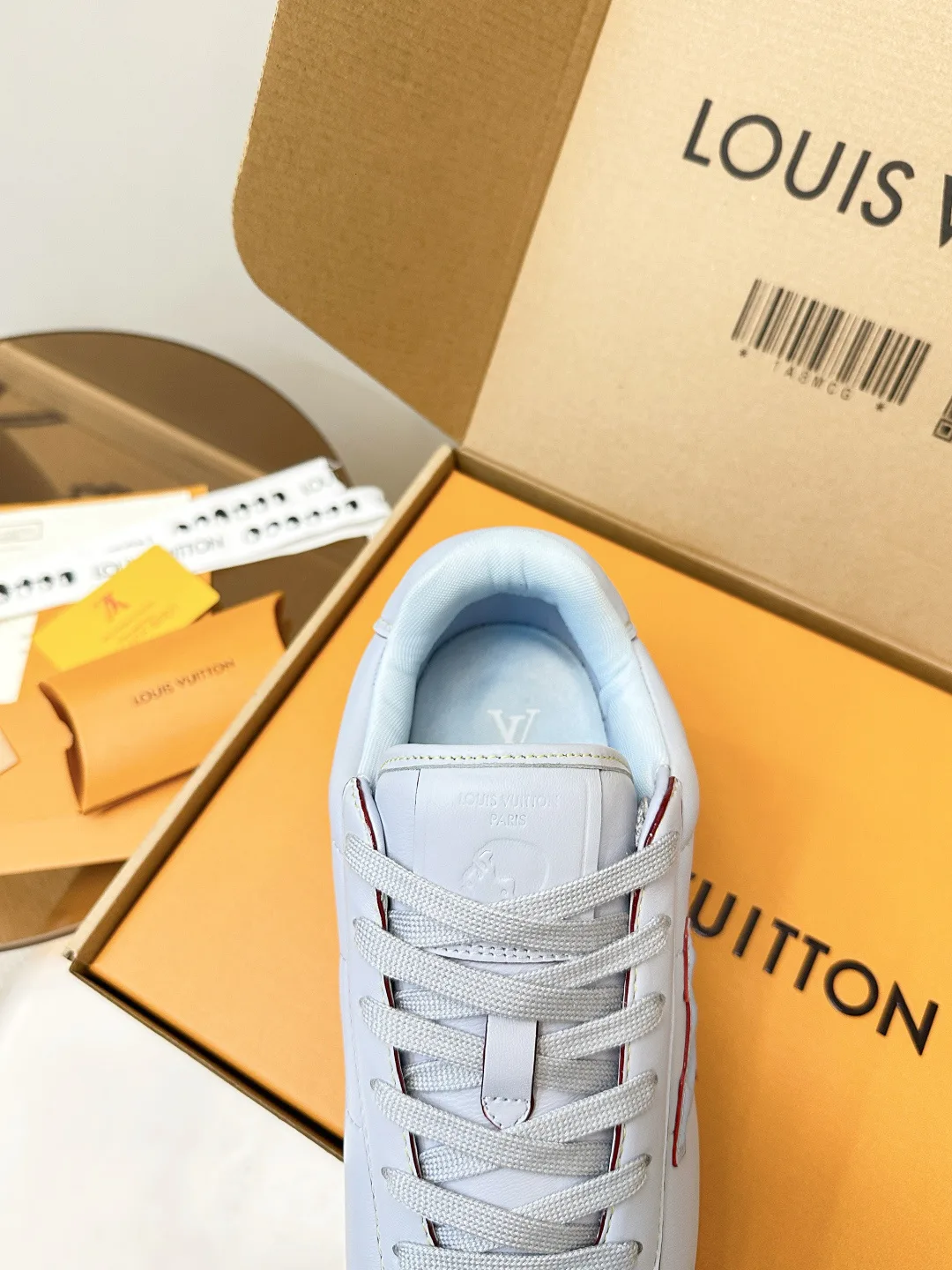 Кроссовки Женские Louis Vuitton 13561054