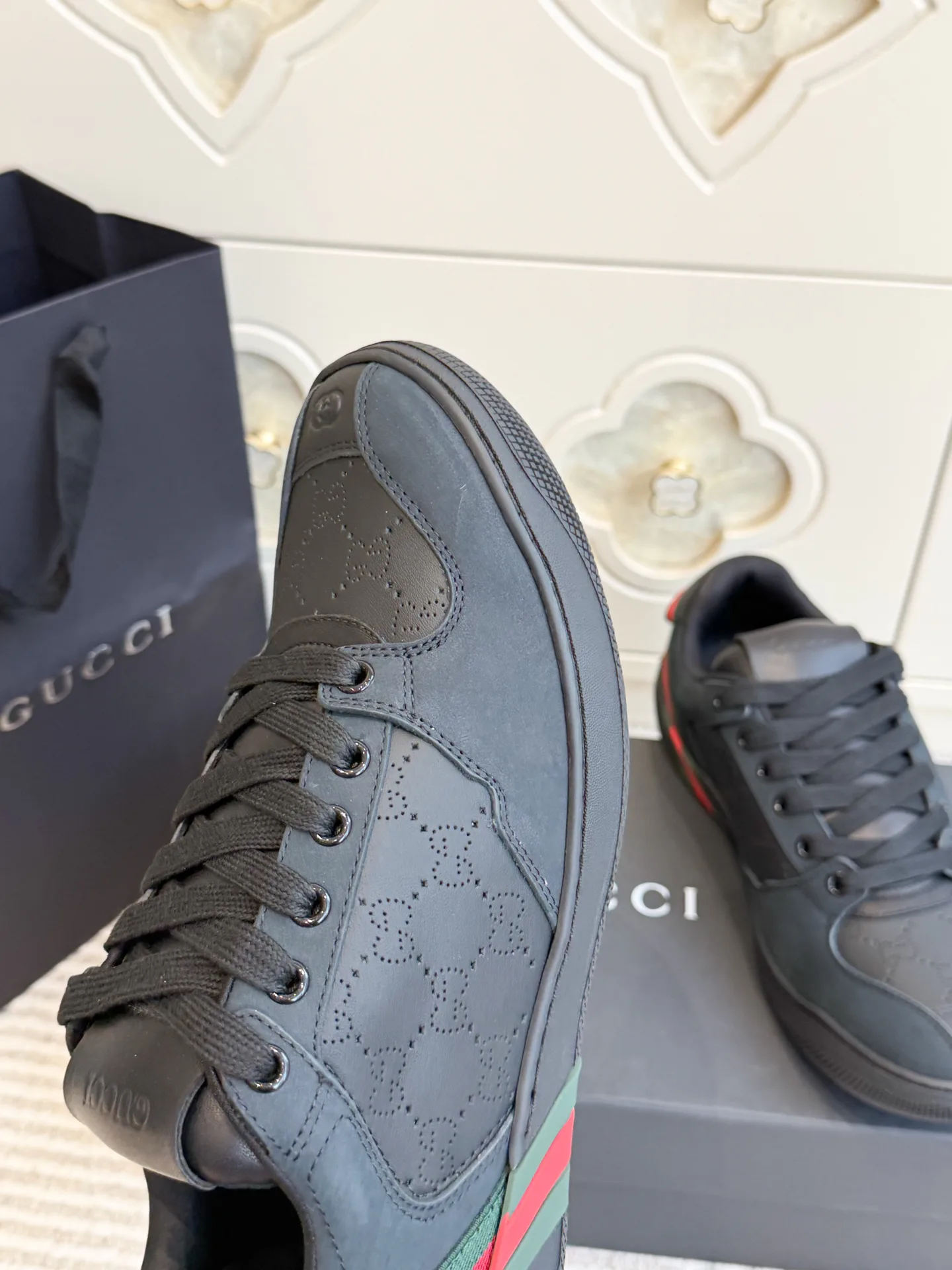 Кроссовки Женские Gucci 18738048