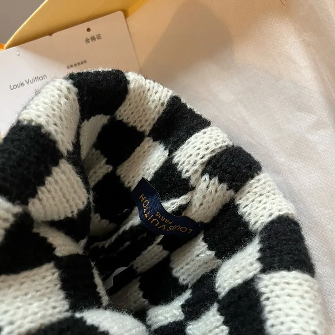 Головные Уборы Louis Vuitton 8049