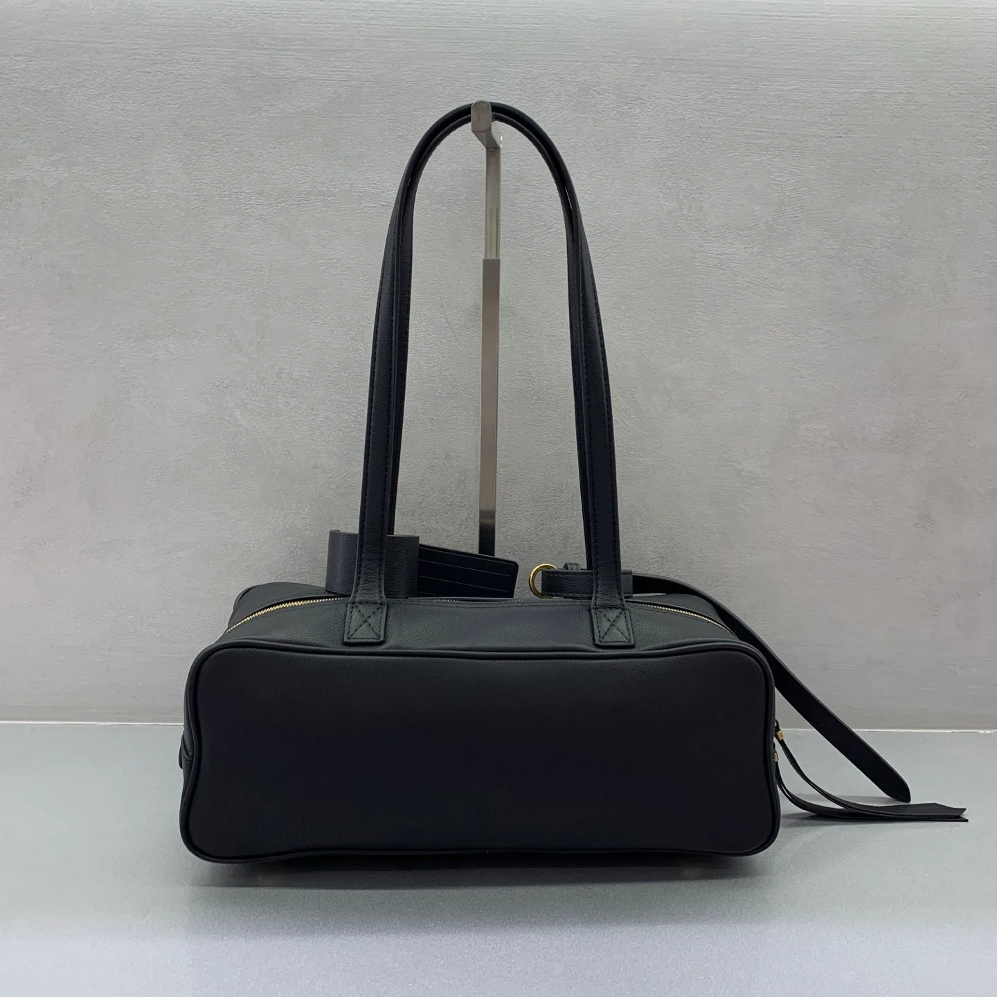 Классические Сумки Женские Balenciaga 18136625