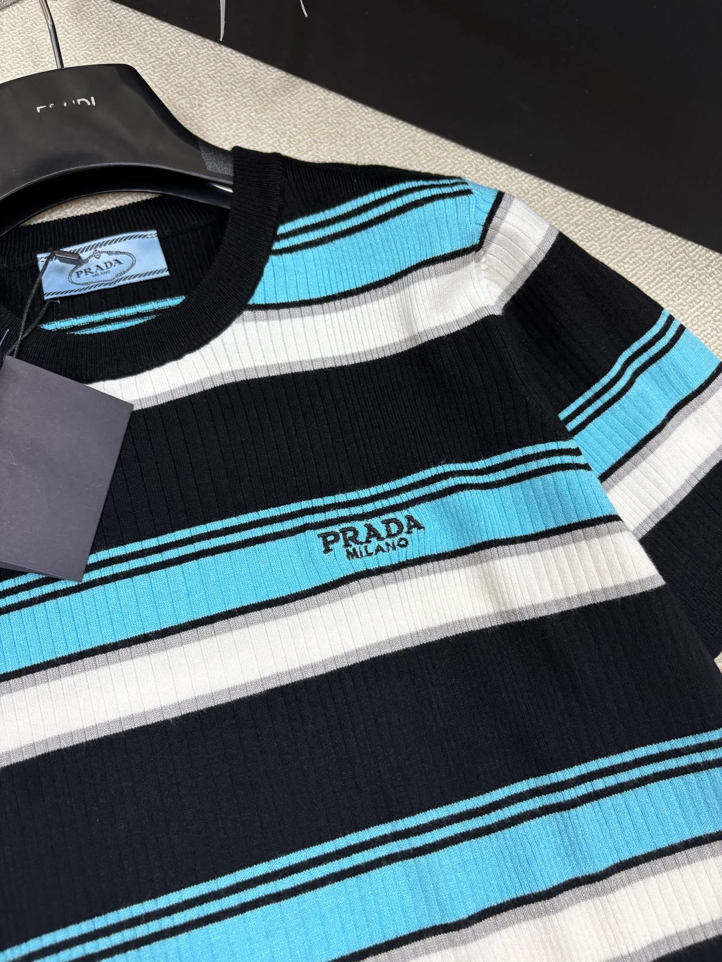 Футболки Женские Prada 13582980